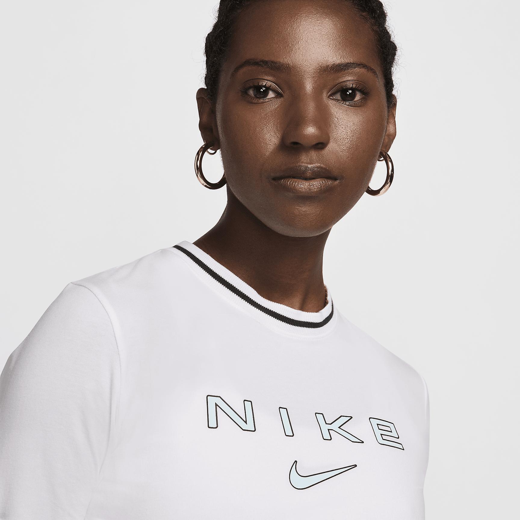 Nike Sportswear Chill Knit Women's Slim Long-Sleeve Cropped Graphic T-Shirt Product Image