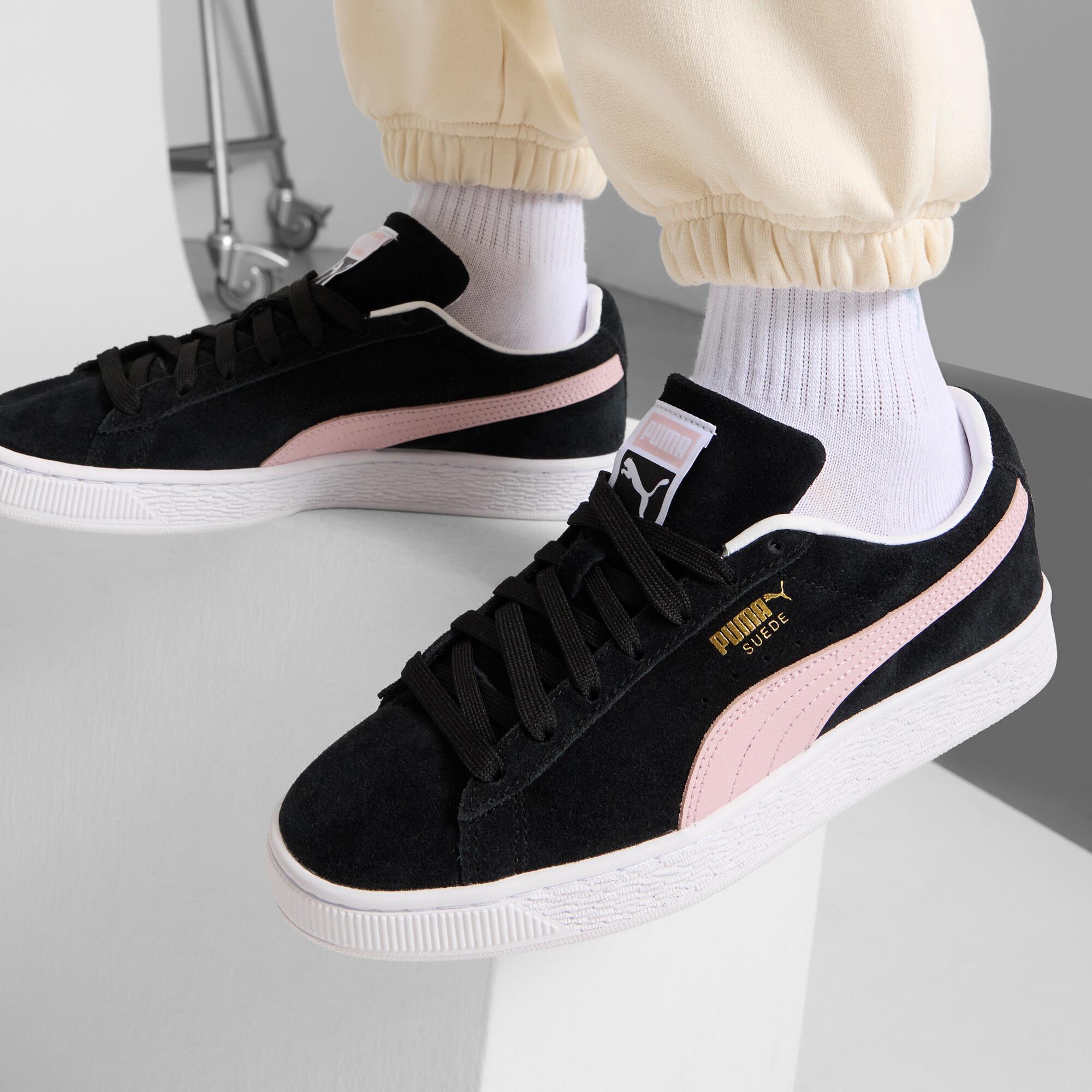 Suede Classic Women's Sneakers Product Image