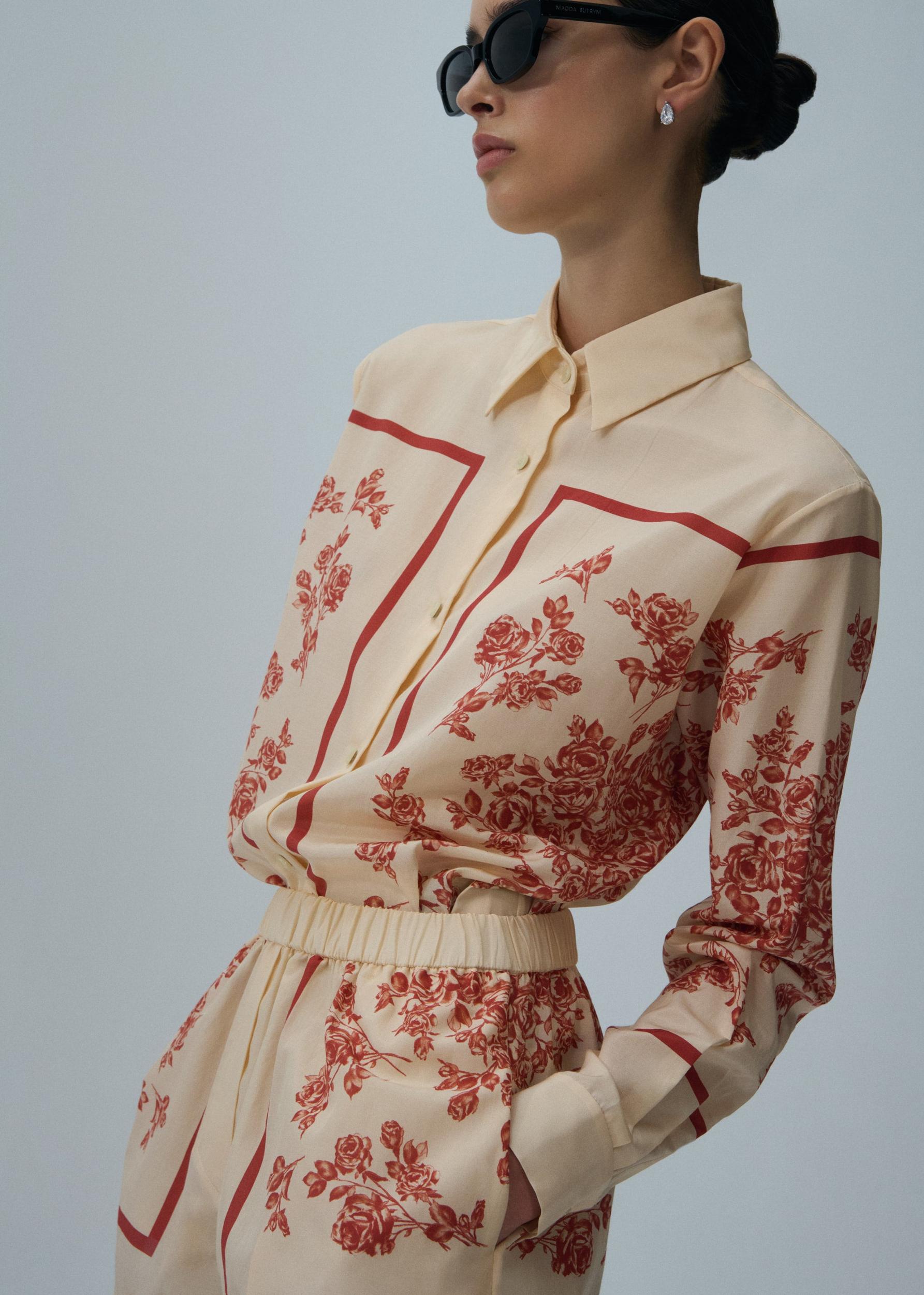 Silk scarf floral print shirt in beige print Product Image