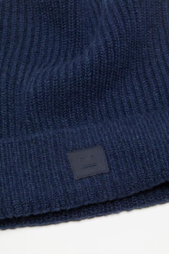 Face logo square beanie Product Image