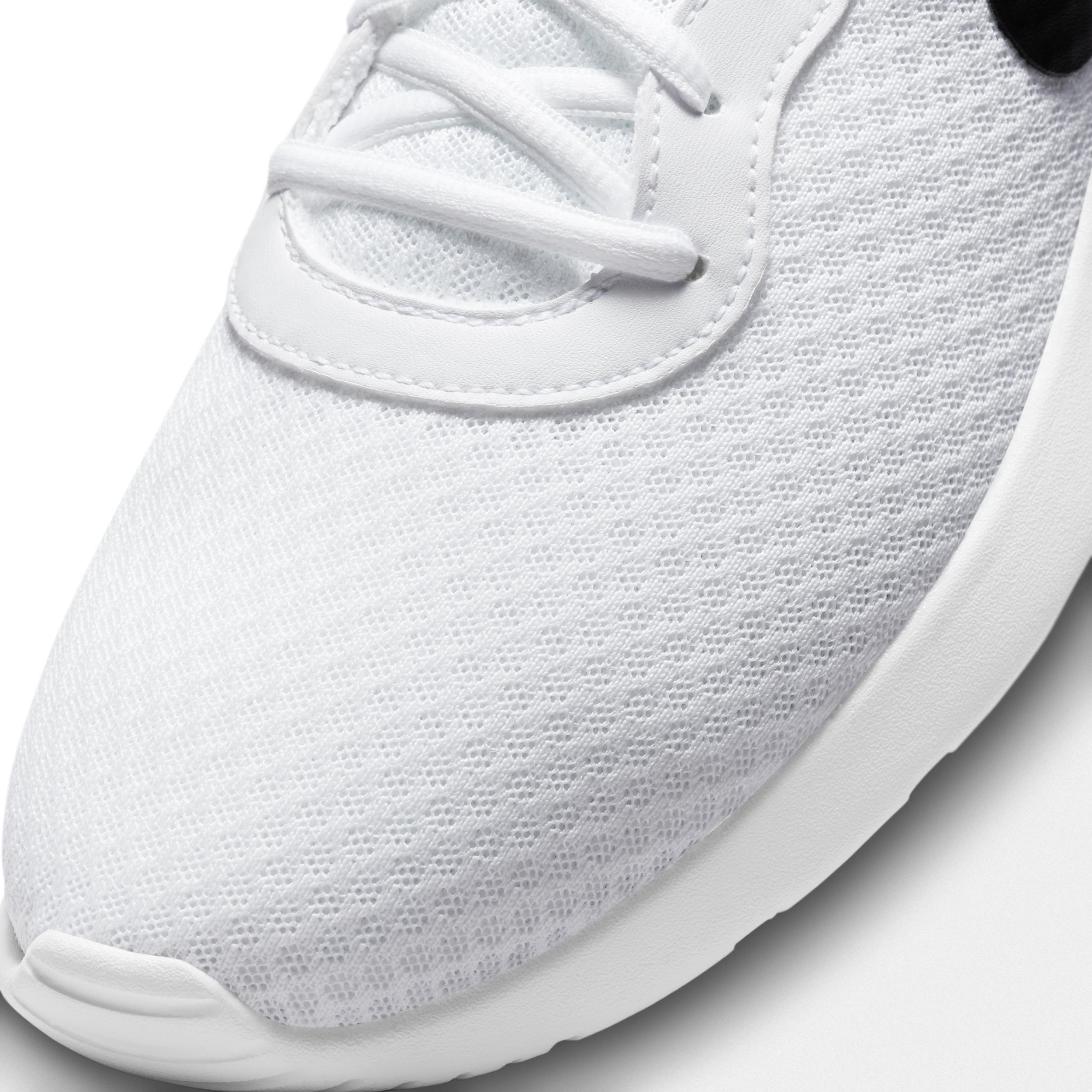 Nike Tanjun Men's Shoes Product Image