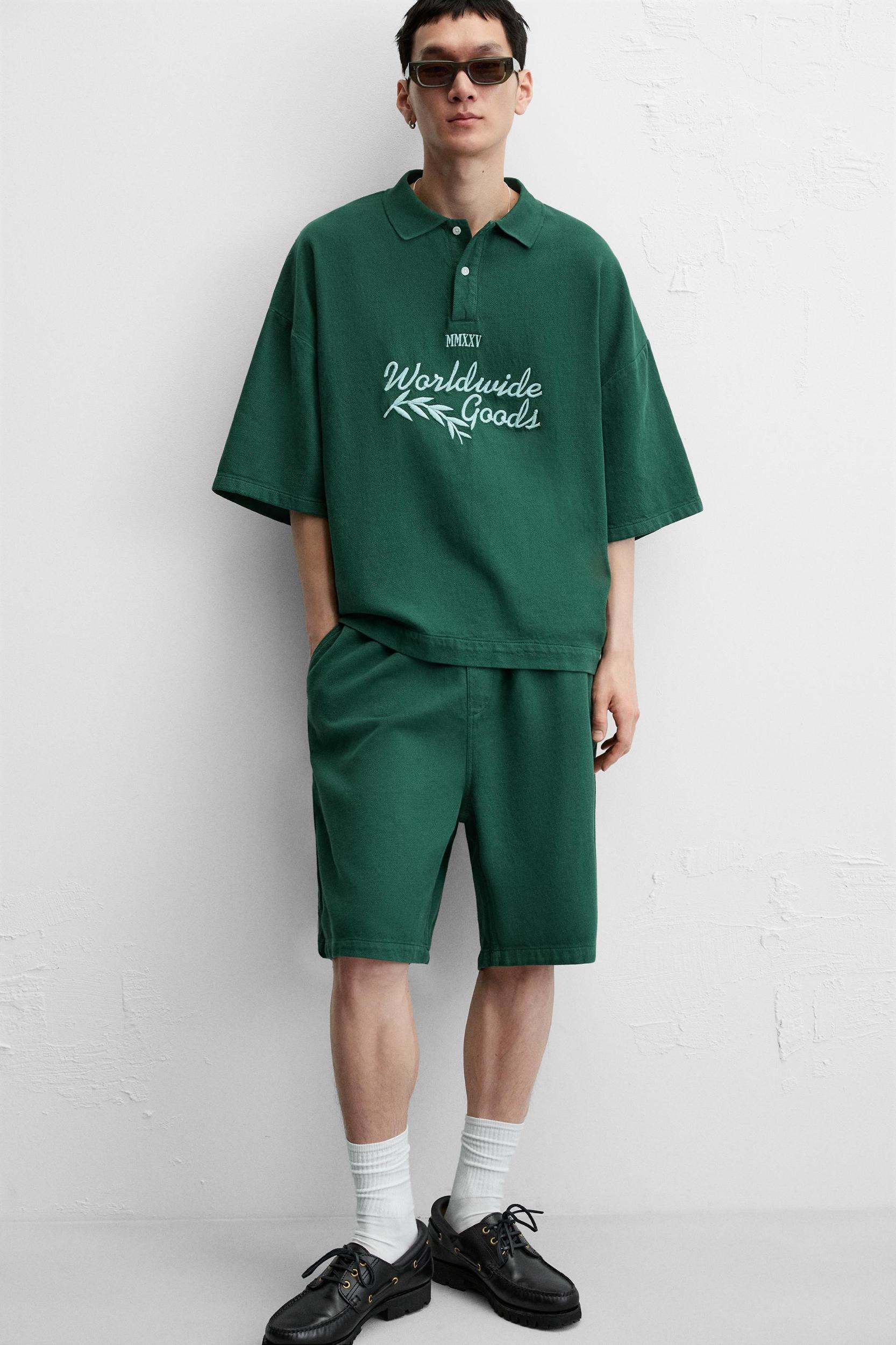 TEXTURED CARPENTER POCKET SHORTS Product Image