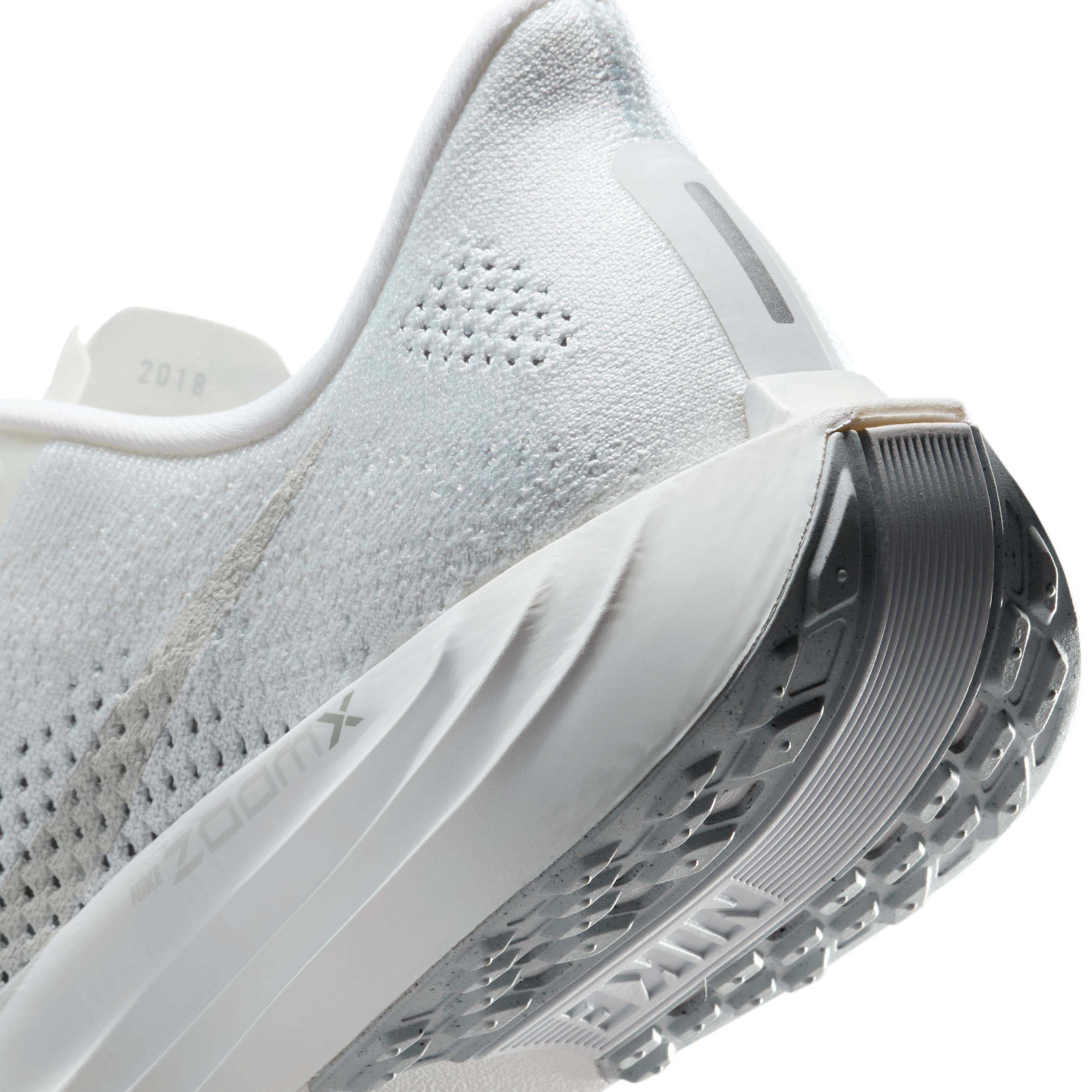 Nike Womens Pegasus Plus Road Running Shoes | HV3032-600 Product Image