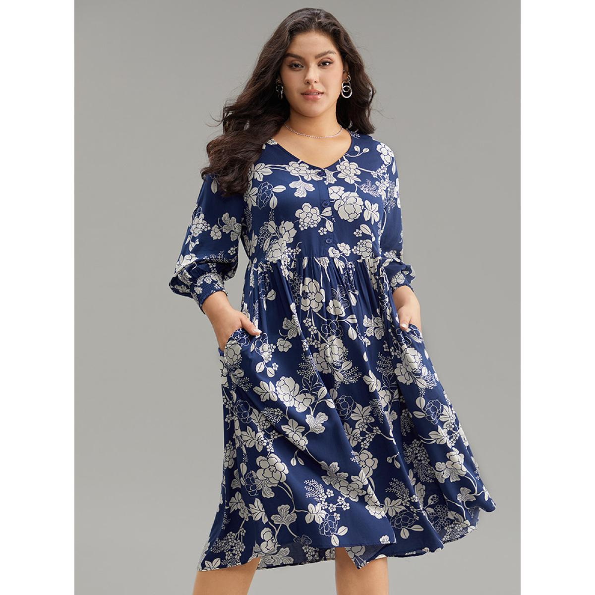 Plus Size Supersoft Essentials Silhouette Floral Print Pocket Dress Navy Women Resort Gathered V-neck Elbow-length sleeve Curvy Midi Dress BloomChic 26/4X Product Image