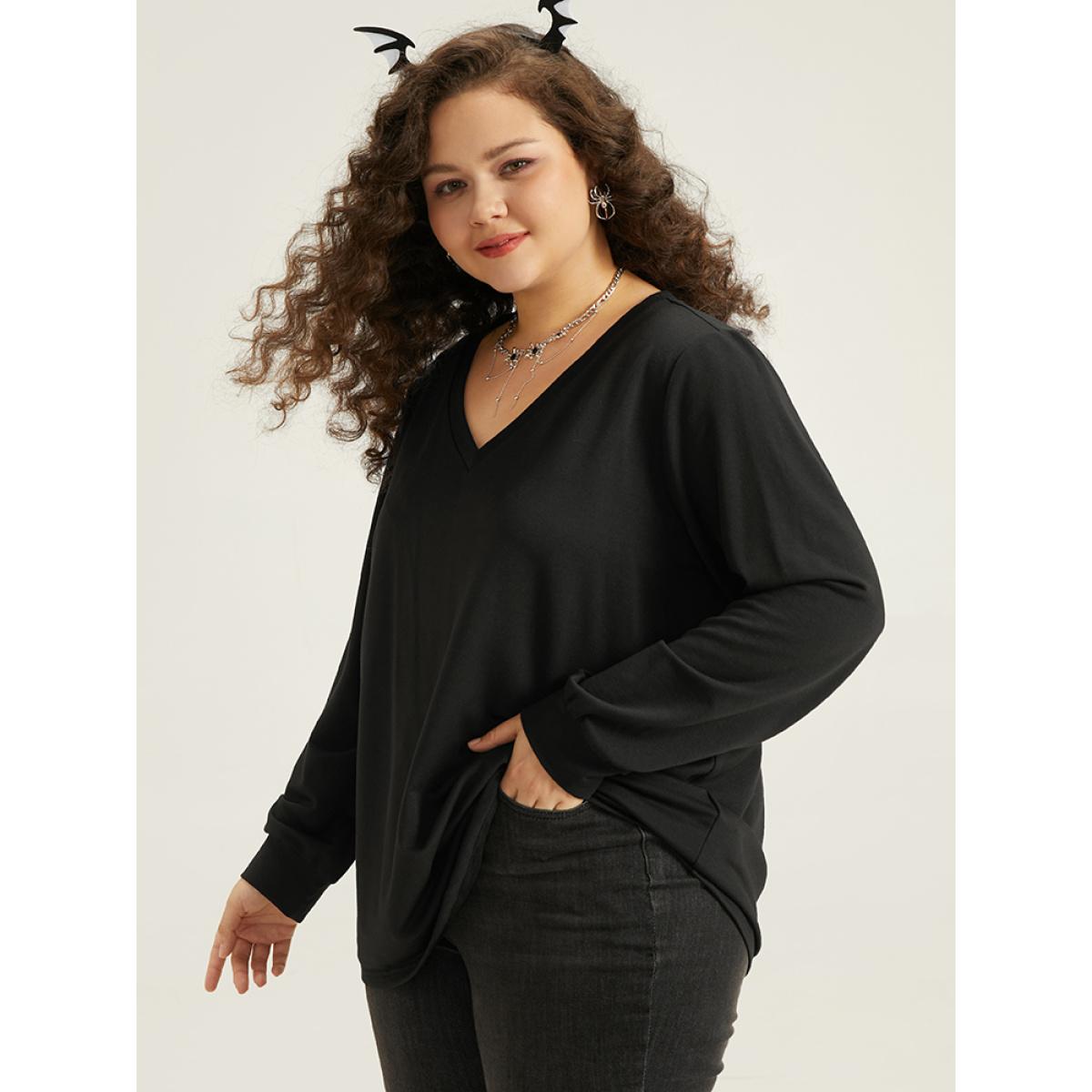 Plus Size Halloween Wing Print Elastic Cuffs Sweatshirt Women Black Casual Printed V-neck Dailywear Sweatshirts BloomChic 26/4X Product Image