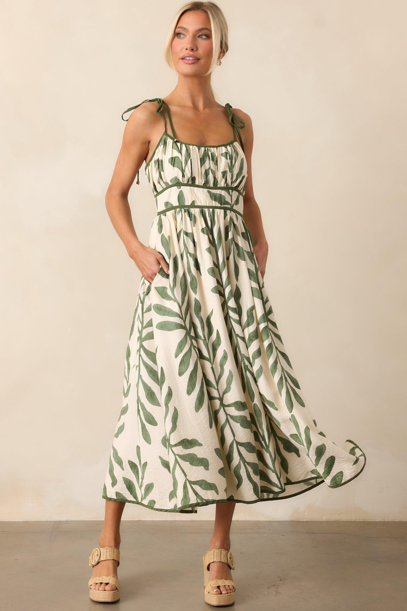 Peaceful Palms Green Tropical Print Midi Dress Product Image