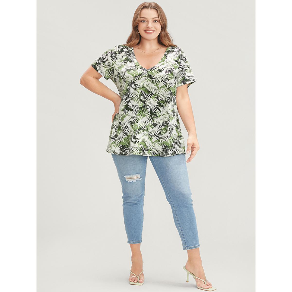 Plus Size Tropical Print V Neck Contrast T-shirt Moss Women Vacation Tropical V-neck Dailywear T-shirts BloomChic 22-24/3X Product Image
