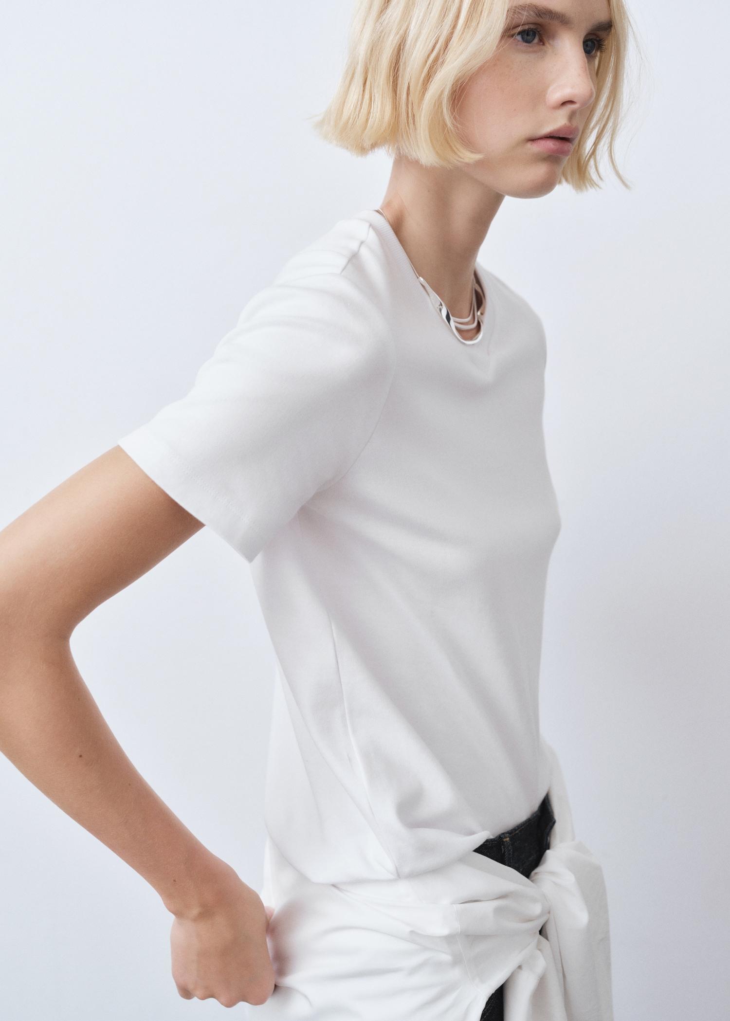 V-neck cotton T-shirt - Women | MANGO USA Product Image