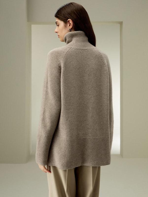 Lightweight Turtleneck Cashmere Sweater Product Image