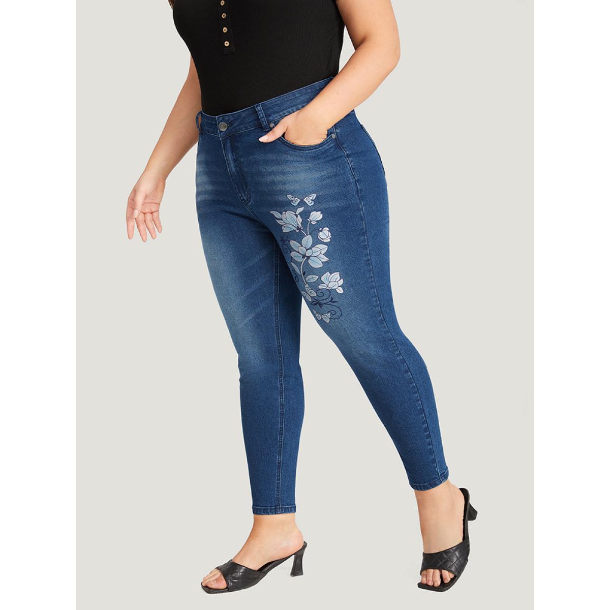 Plus Size Floral Print Very Stretchy Dark Wash Jeans Women Blue Elegant Floral Printed High stretch Pocket Jeans BloomChic 18/2X Product Image