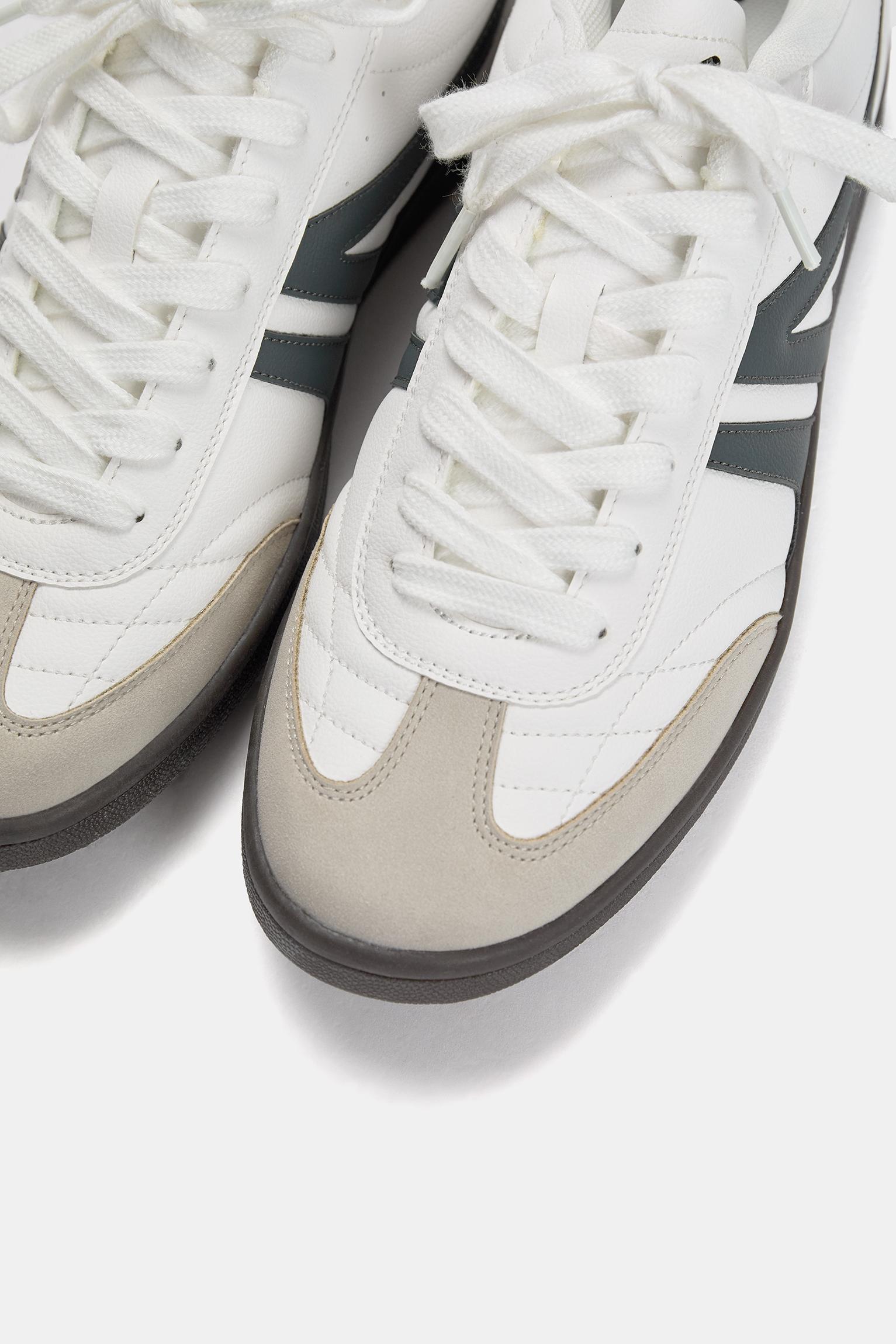 Retro sneakers Product Image