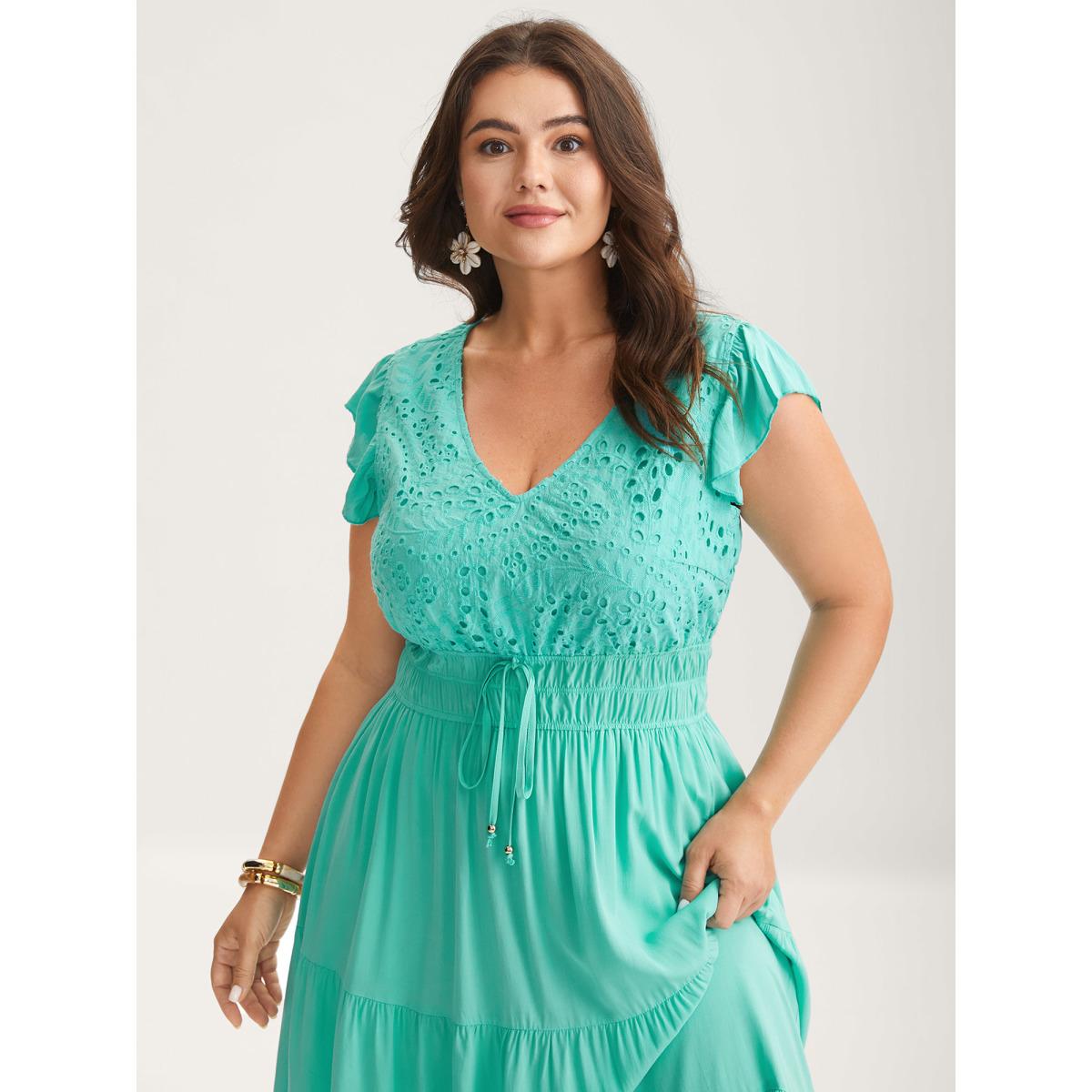 Plus Size Cotton Embroidered Tie Pockets Midi Dress Malachitegreen Women Resort V-neck Cap Sleeve Curvy BloomChic 12/L Product Image