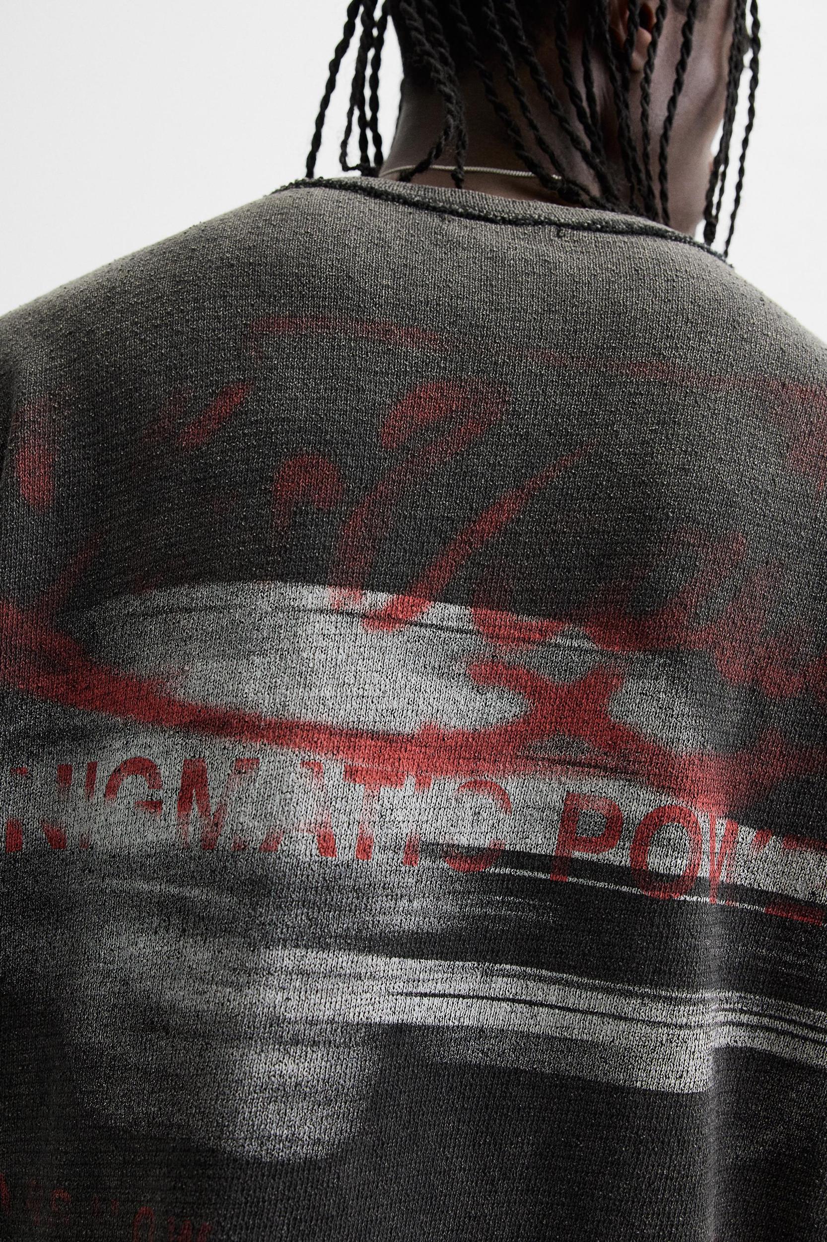 WASHED KNIT PRINT T-SHIRT Product Image