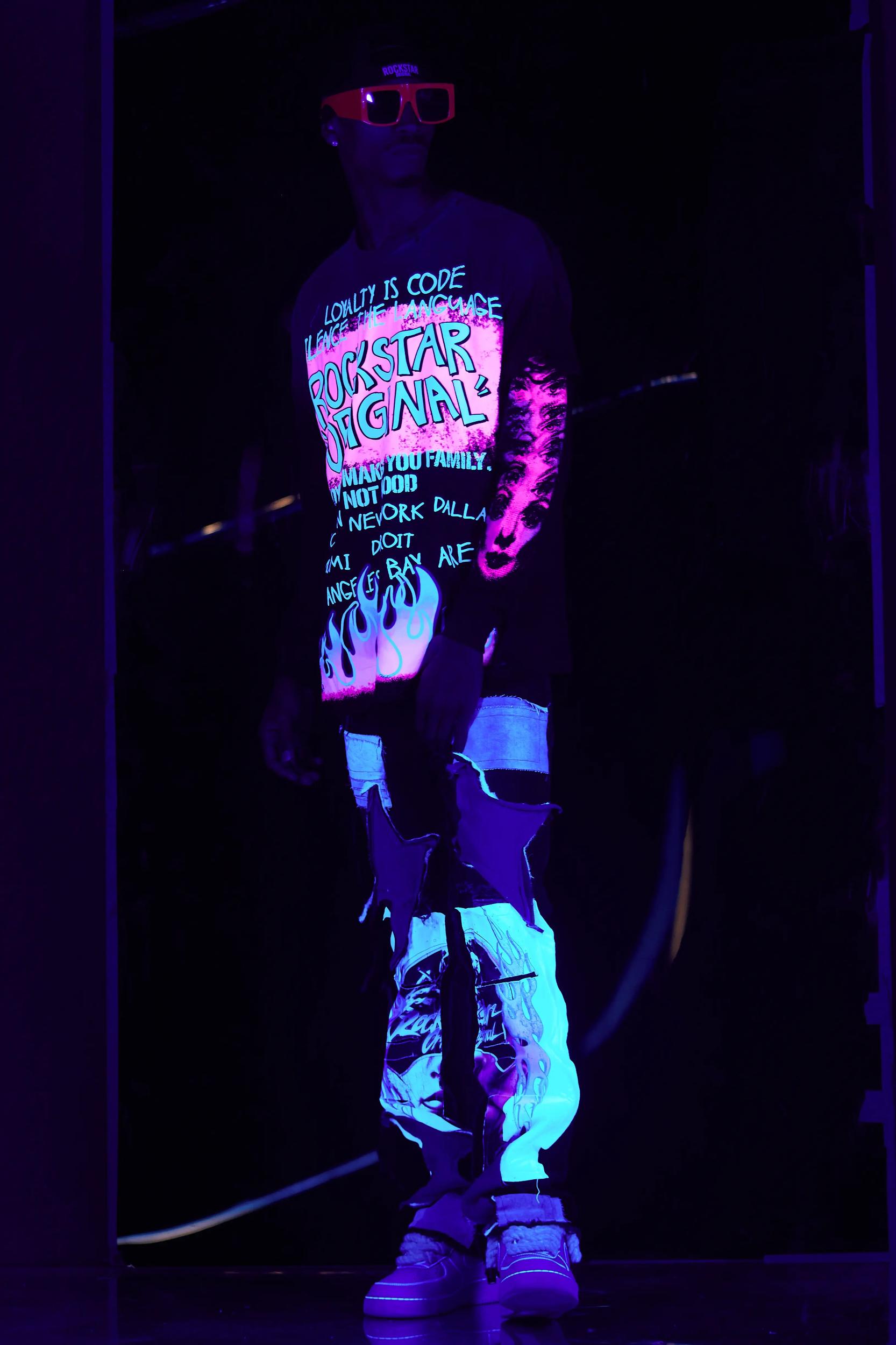 Beno Black Double Layer Long Sleeve Graphic T-Shirt Male Product Image