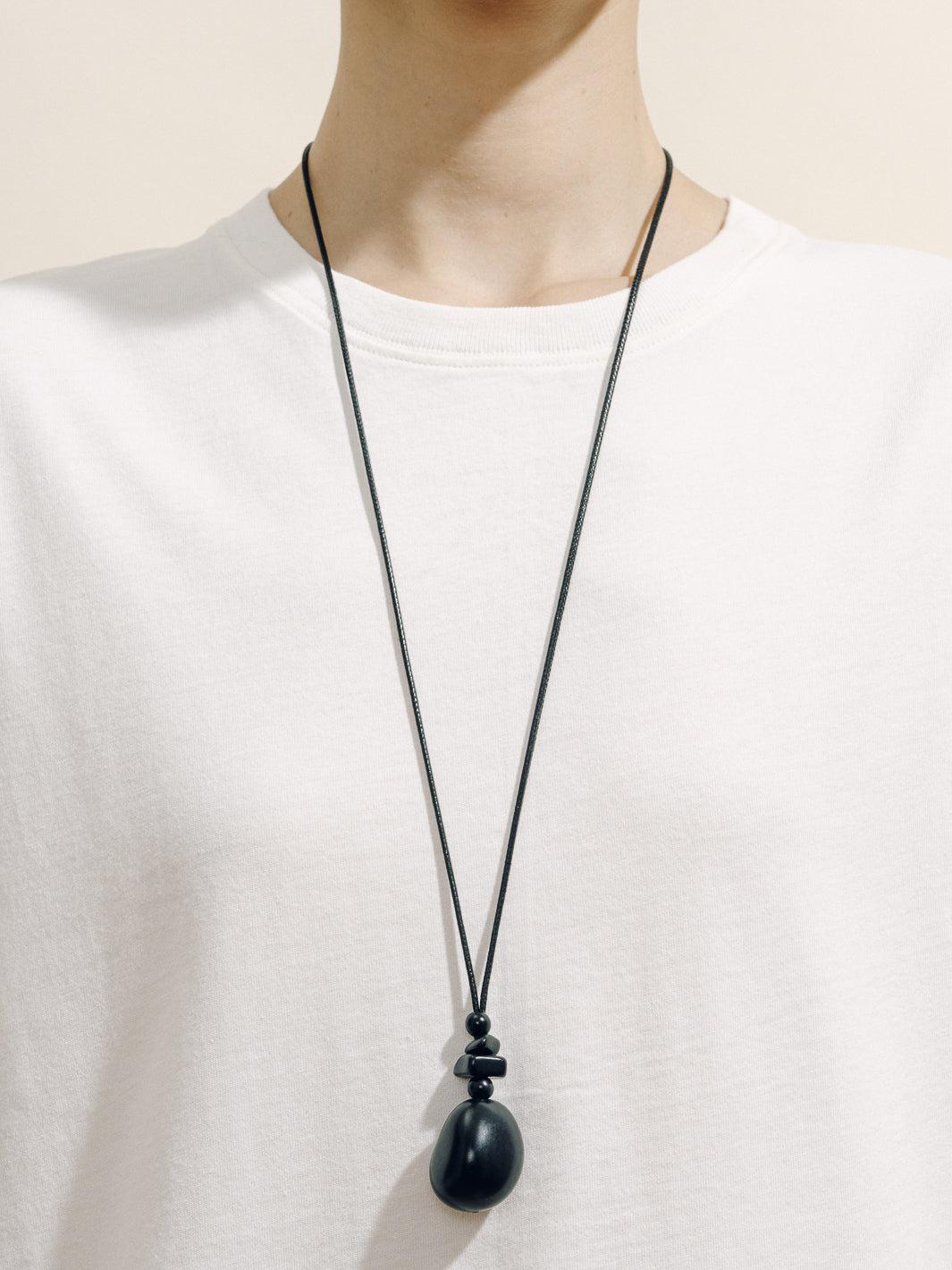 The Pendant Necklace in Black Product Image