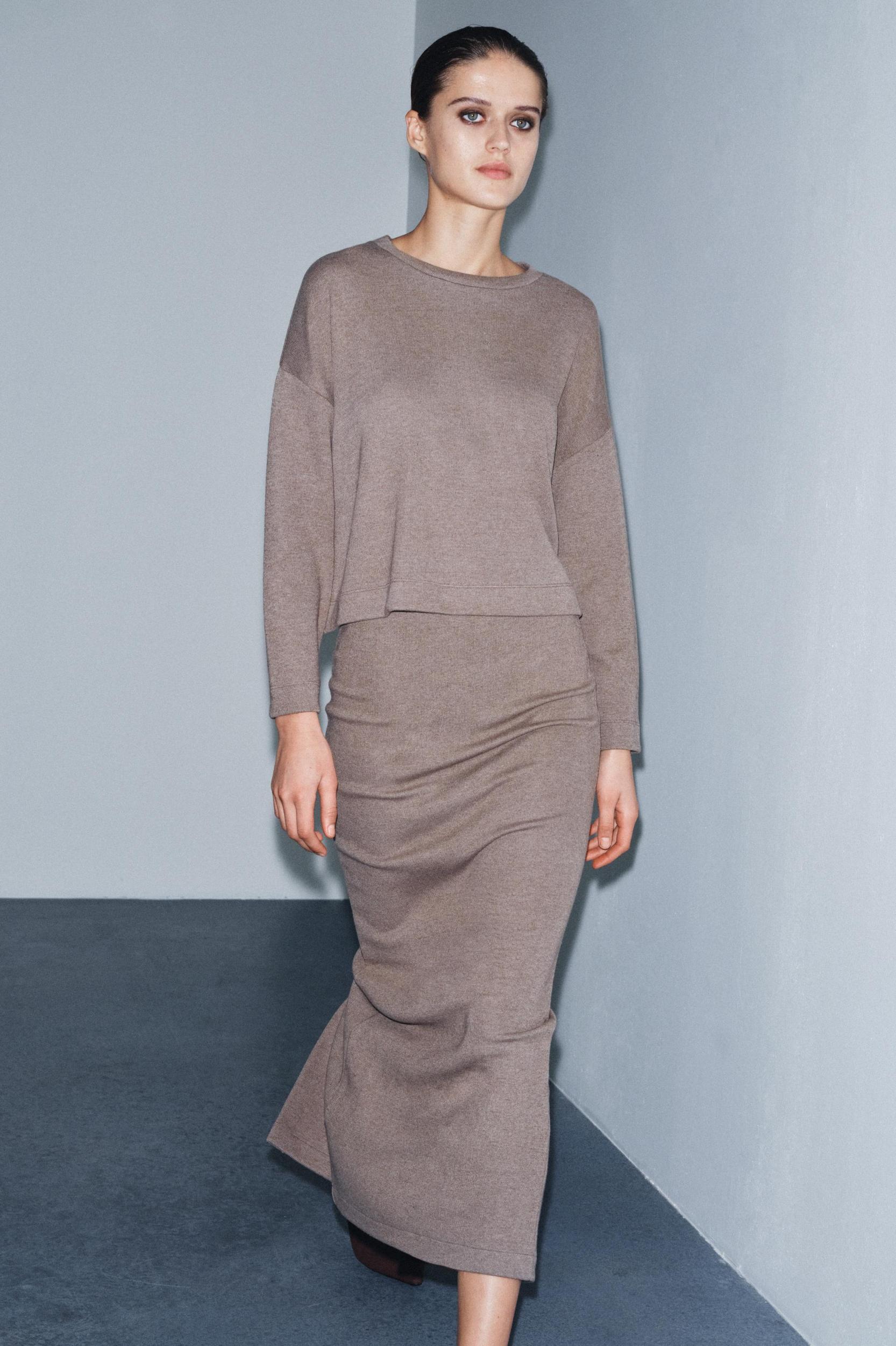 SOFT MIDI SKIRT Product Image