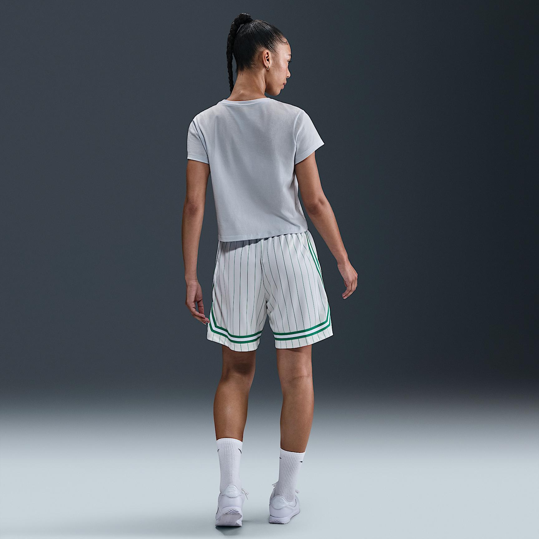 Nike Womens Club Cropped T-Shirt | IM7735-085 Product Image