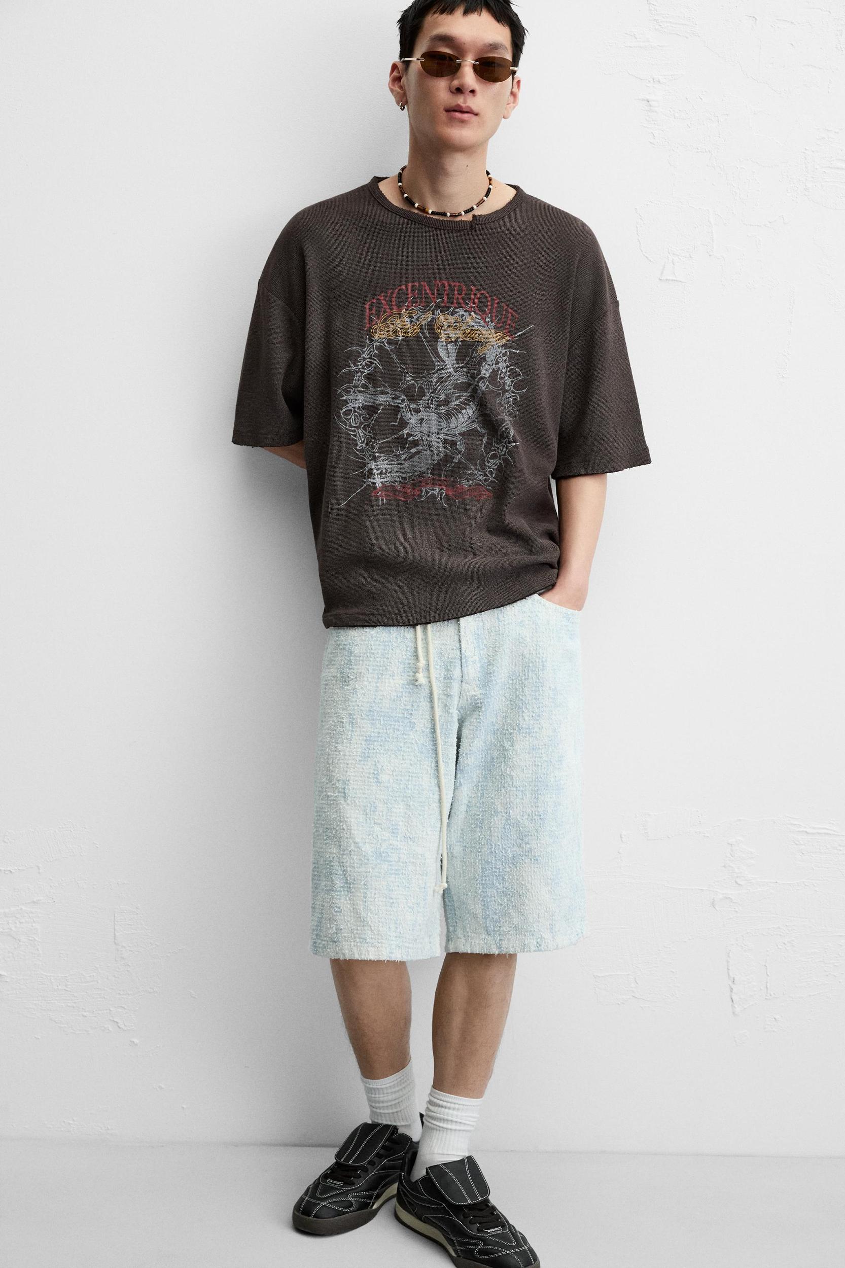 SCRATCHED BAGGY FIT DENIM SHORTS Product Image