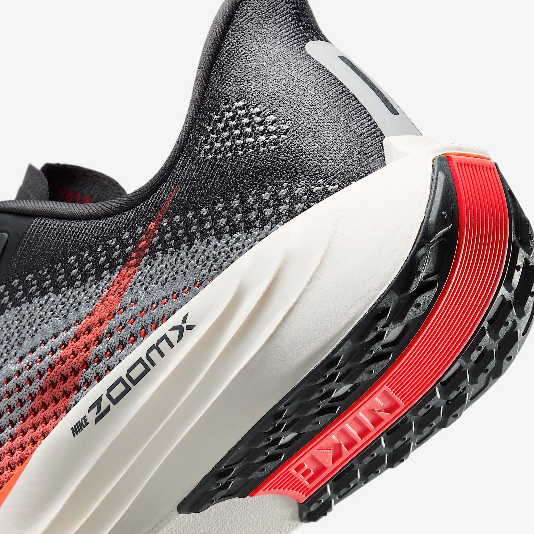 Nike Men's Pegasus Plus Road Running Shoes Product Image