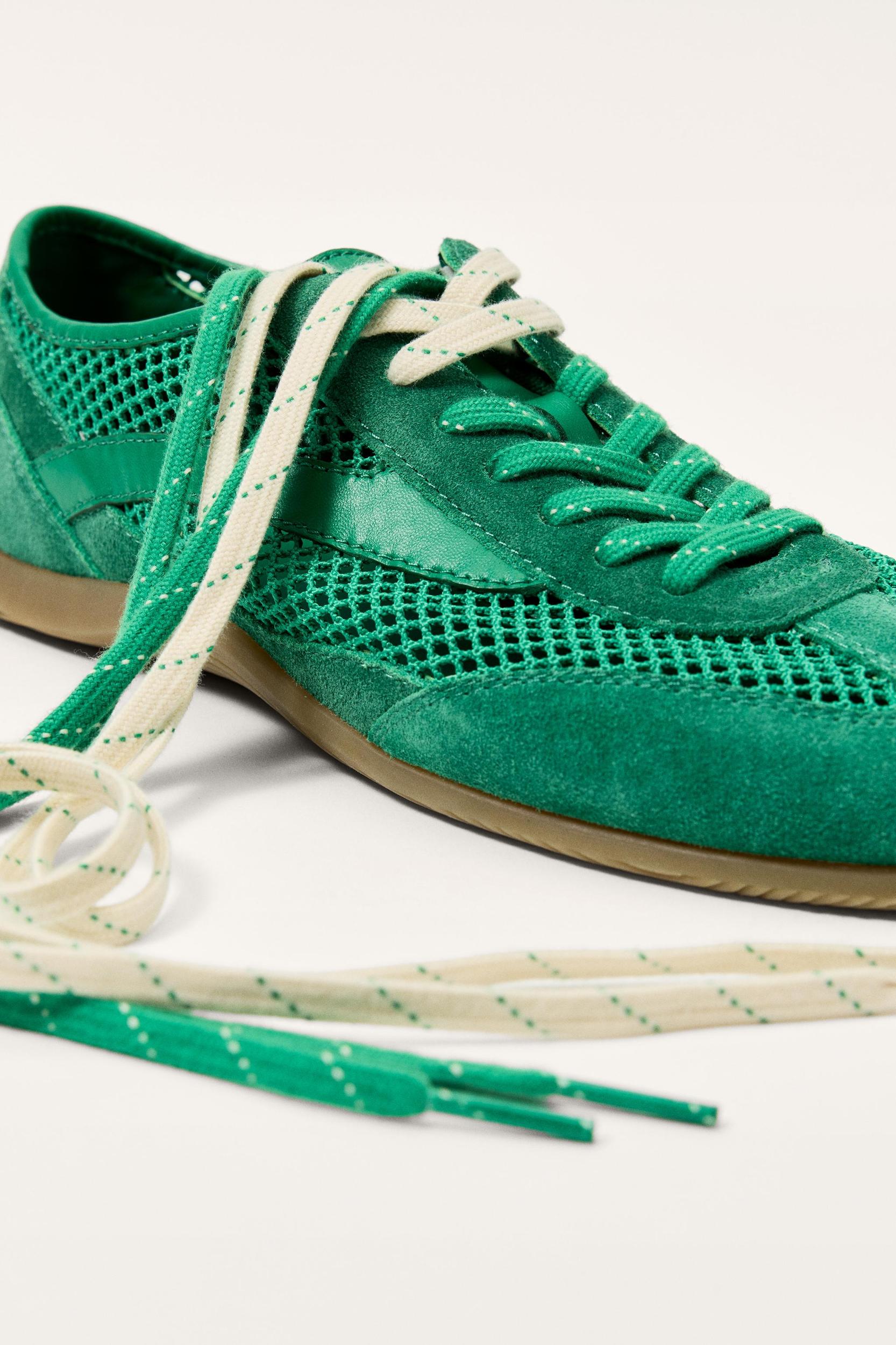 LIMITED EDITION RETRO STYLE SNEAKERS Product Image