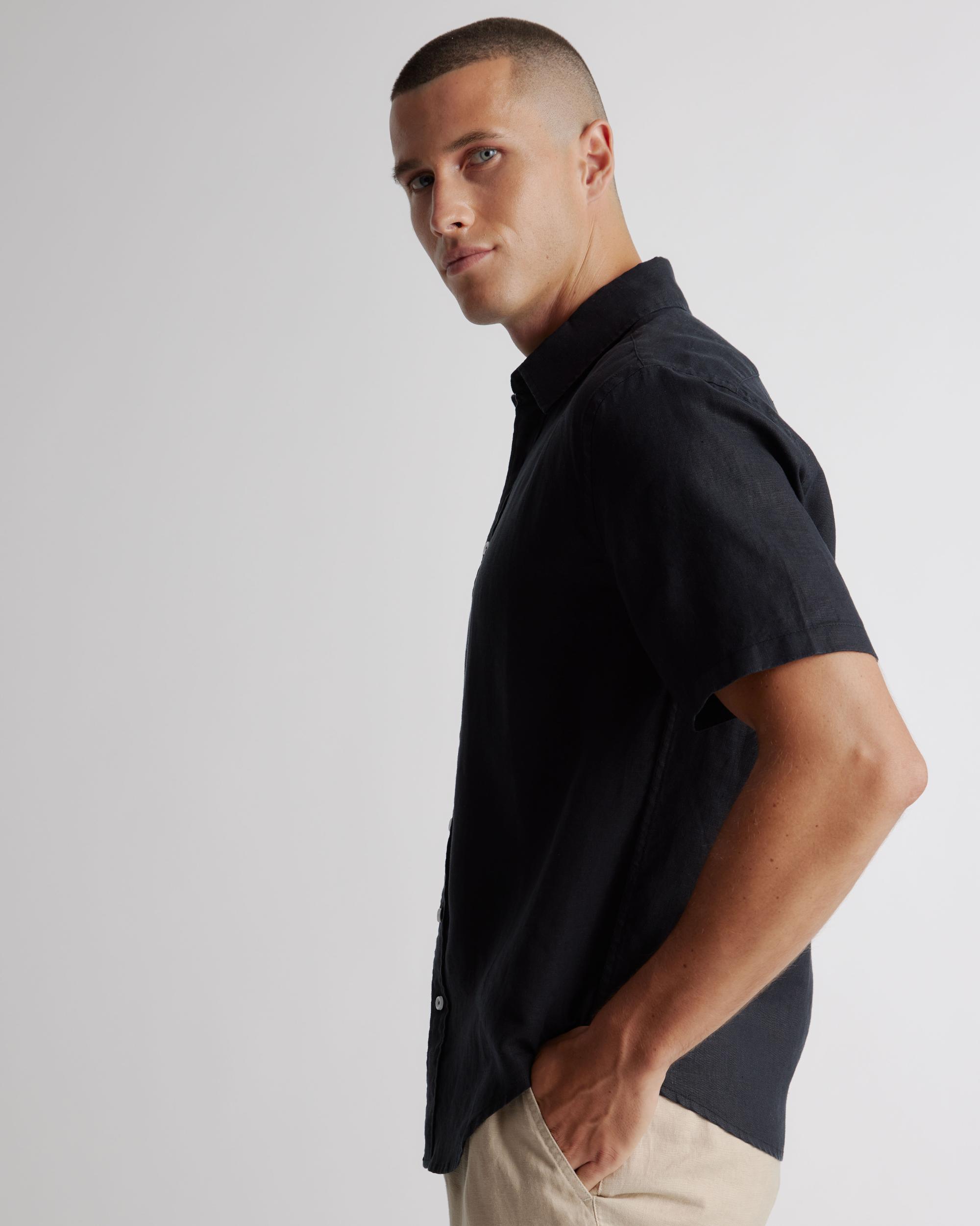 Quince | Men's 100% European Linen Relaxed Short Sleeve Shirt Product Image