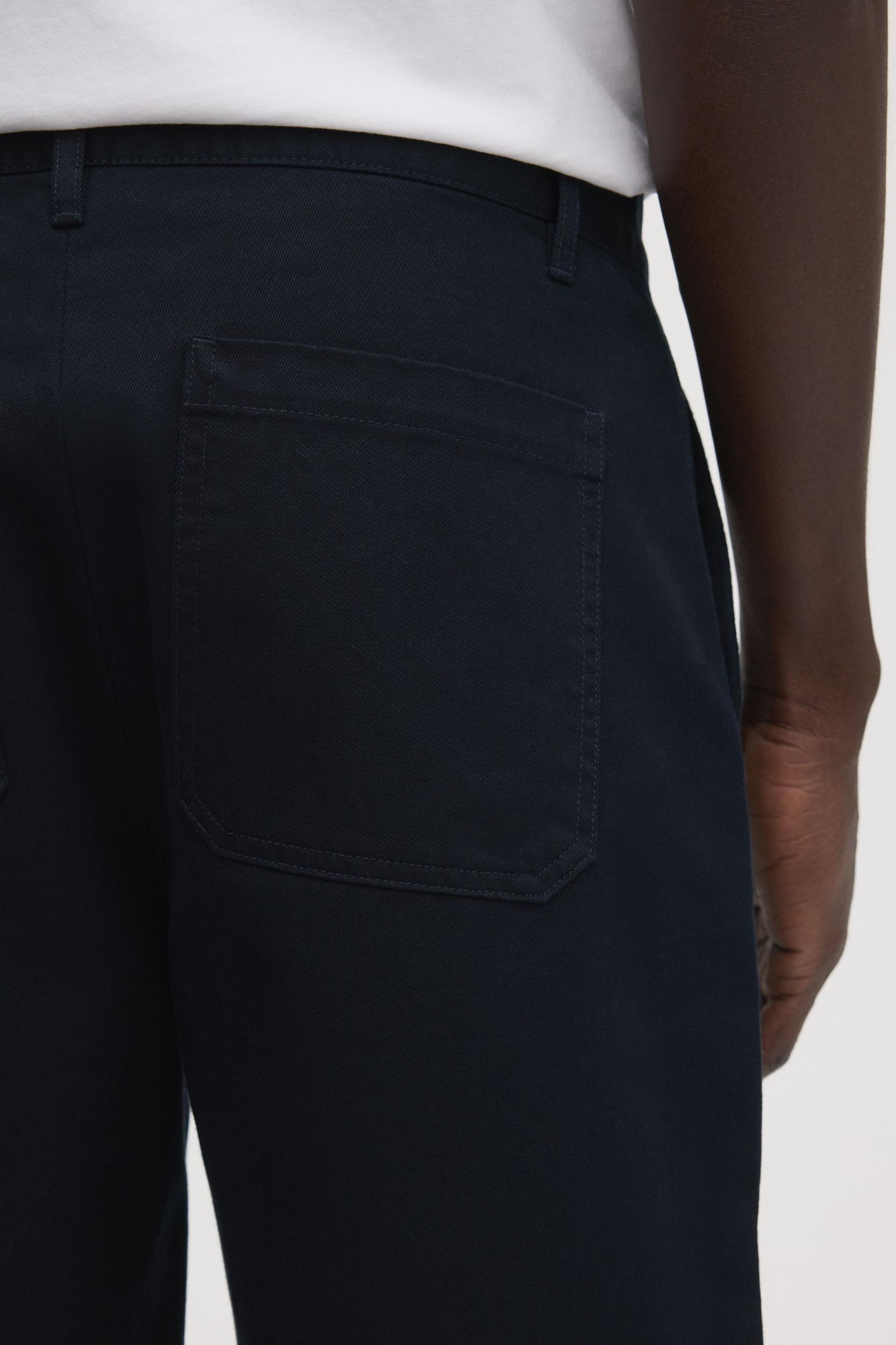 The Loose Twill Chino Product Image