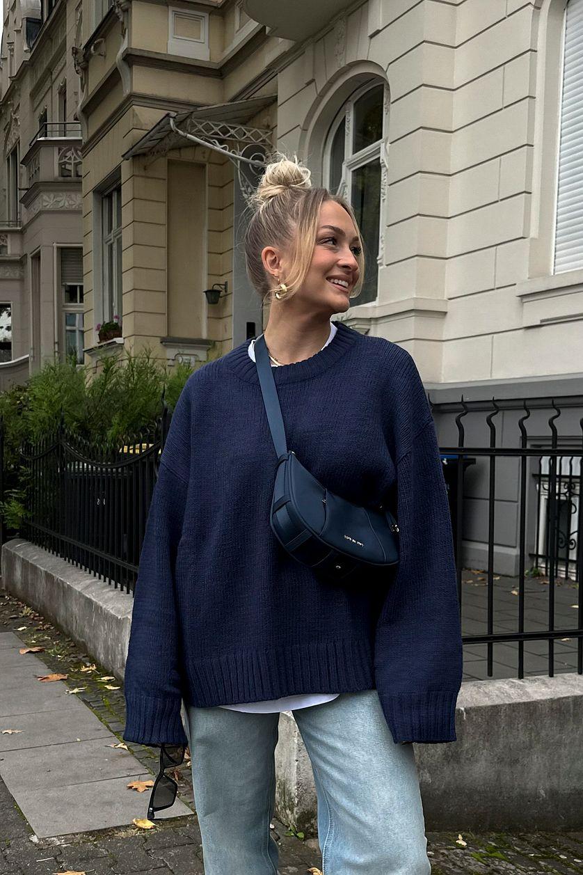 Round Neck Knitted Sweater Blue Product Image