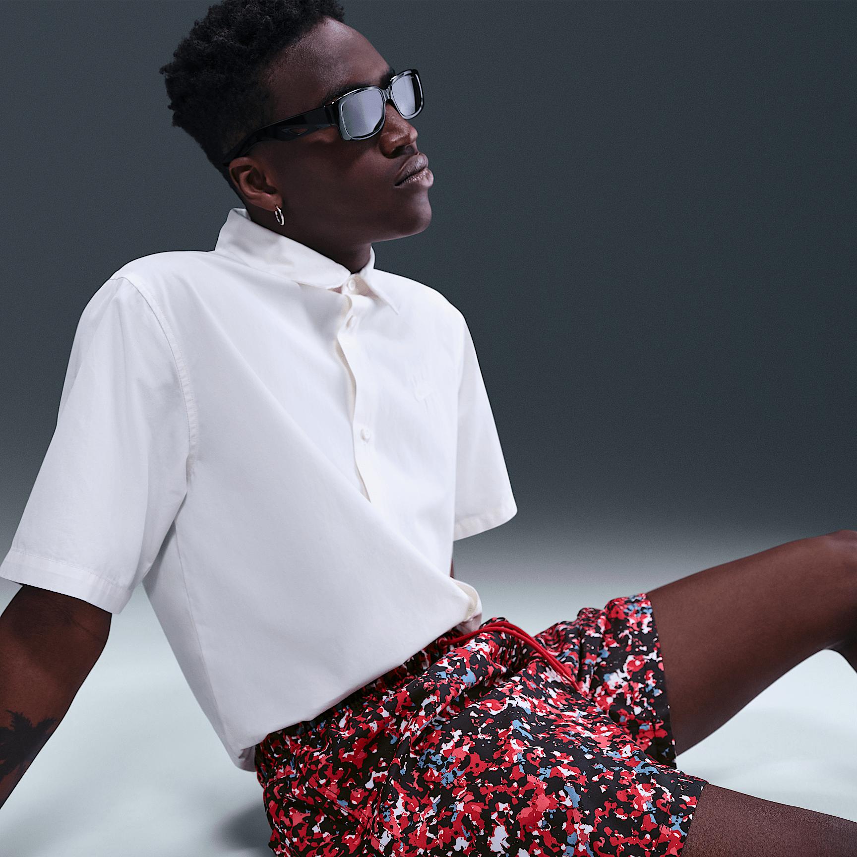 Mens Nike Sportswear Club Woven Shorts | IF8502-657 Product Image