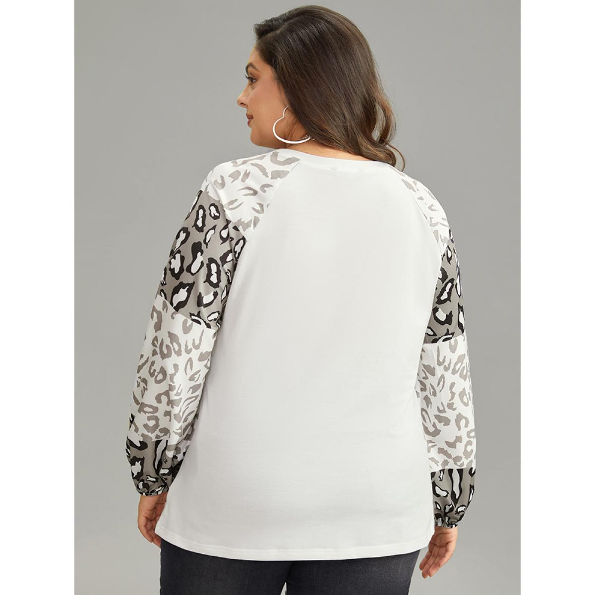 Plus Size Leopard Patchwork Contrast Lantern Sleeve Sweatshirt White Women Casual Elastic cuffs Leopard Round Neck Dailywear T-shirts BloomChic 10/M Product Image