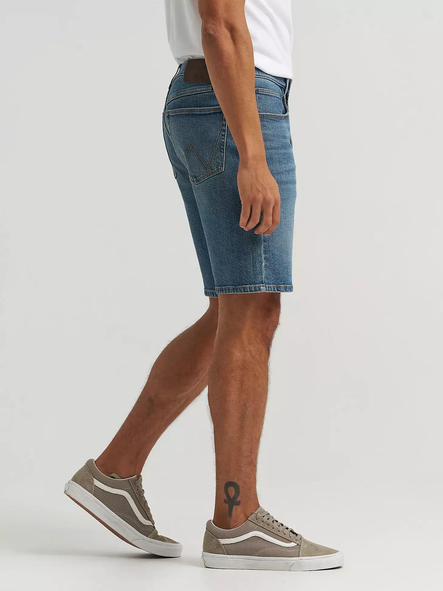 Men's Free To Stretch™ Denim Short | Men's SHORTS | Wrangler® Product Image
