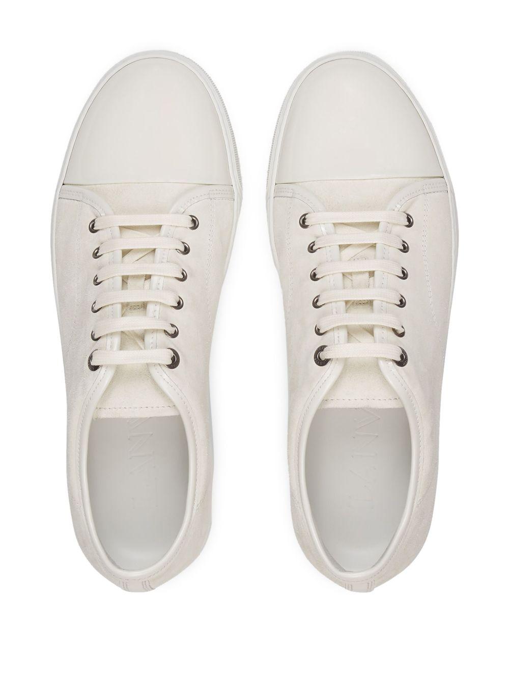 classic sneakers Product Image