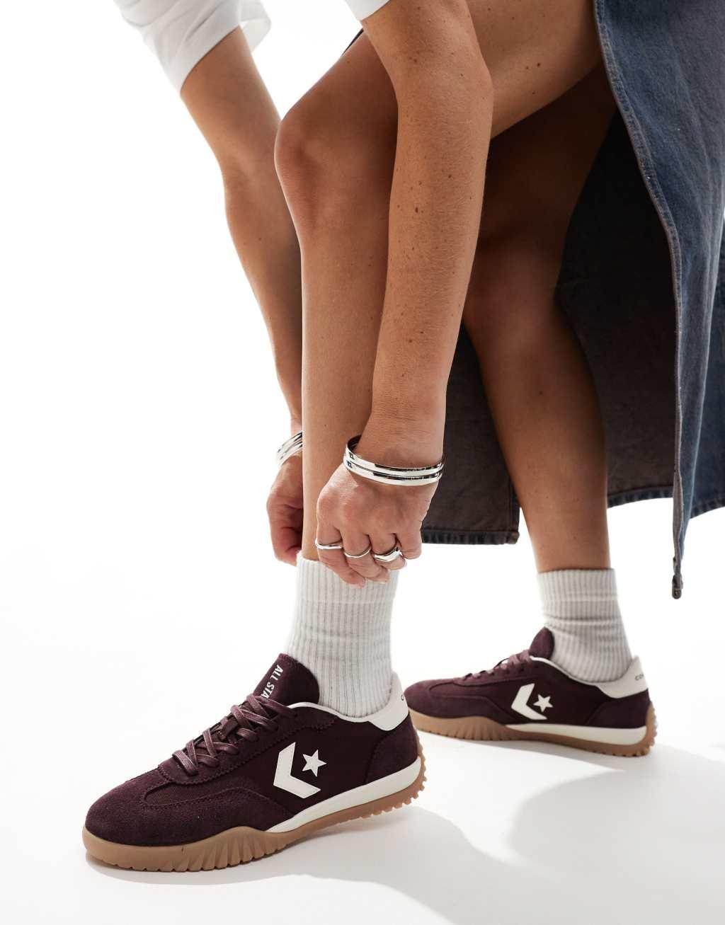 Converse Run Star sneakers in burgundy Product Image