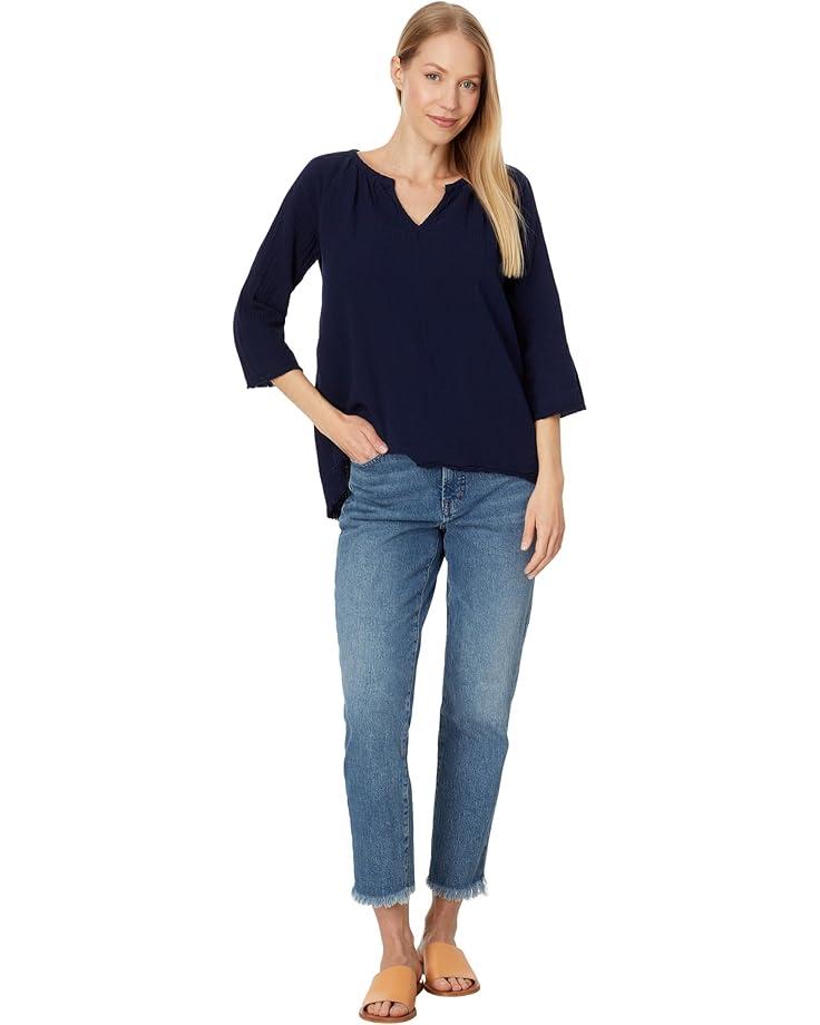 3/4 Sleeve V-Neck Tee with Curved Hem Product Image