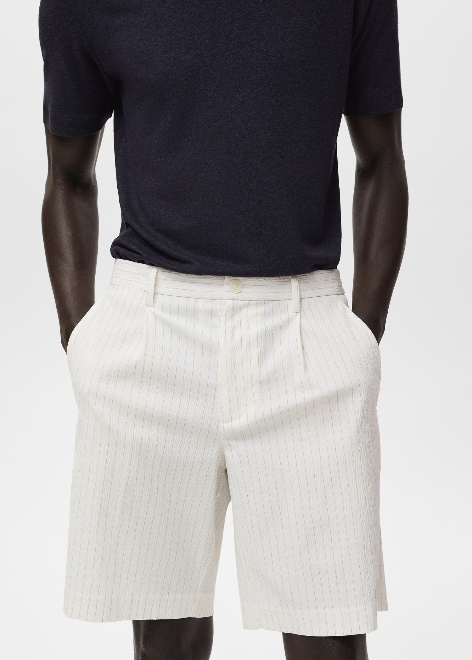Slim-fit chino cotton bermuda shorts - Men | MANGO USA Product Image