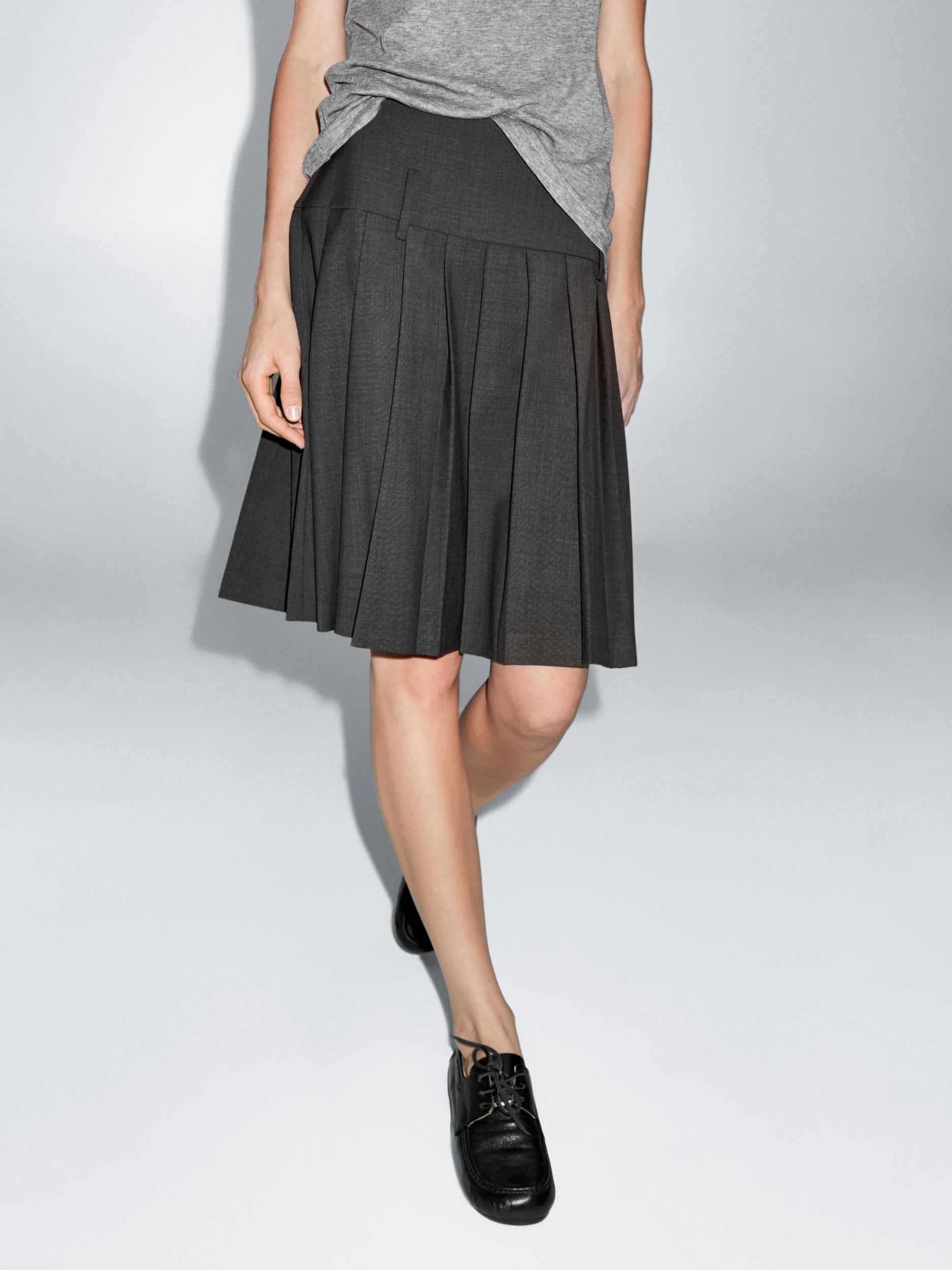 Short box pleat sash skirt Product Image