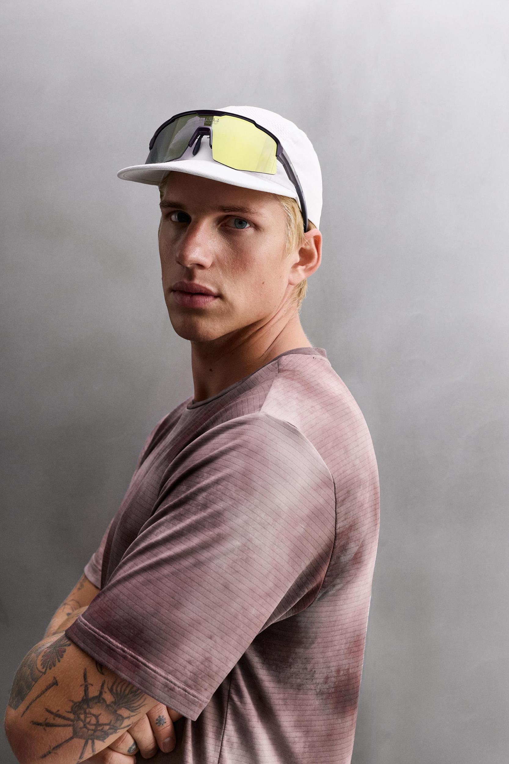 TIE-DYE PRINT PERFORATED T-SHIRT Product Image