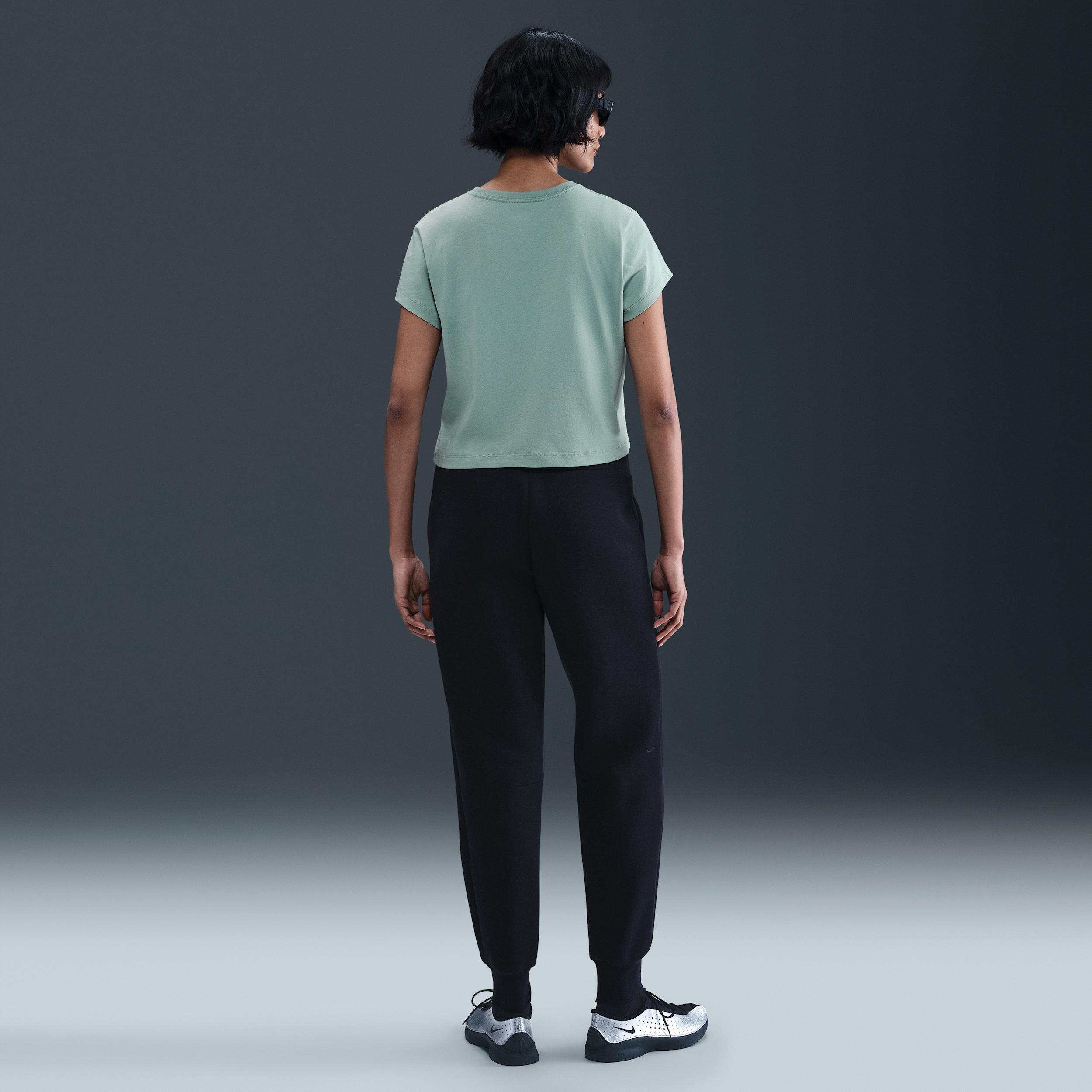 Womens Nike Sportswear Short-Sleeve Graphic T-Shirt | HV5002-017 Product Image