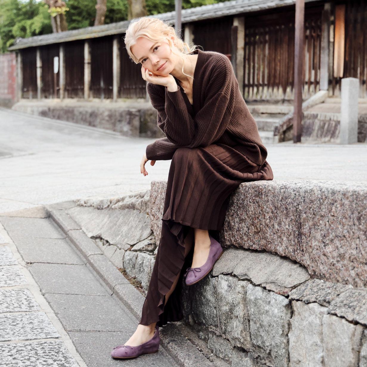 Cadence Bow Metatarsal Female Product Image