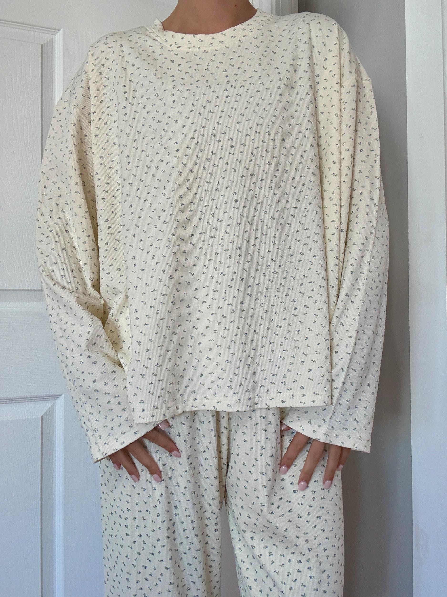 Light Pink Ditsy Floral Long Sleeve Pajama Top Product Image