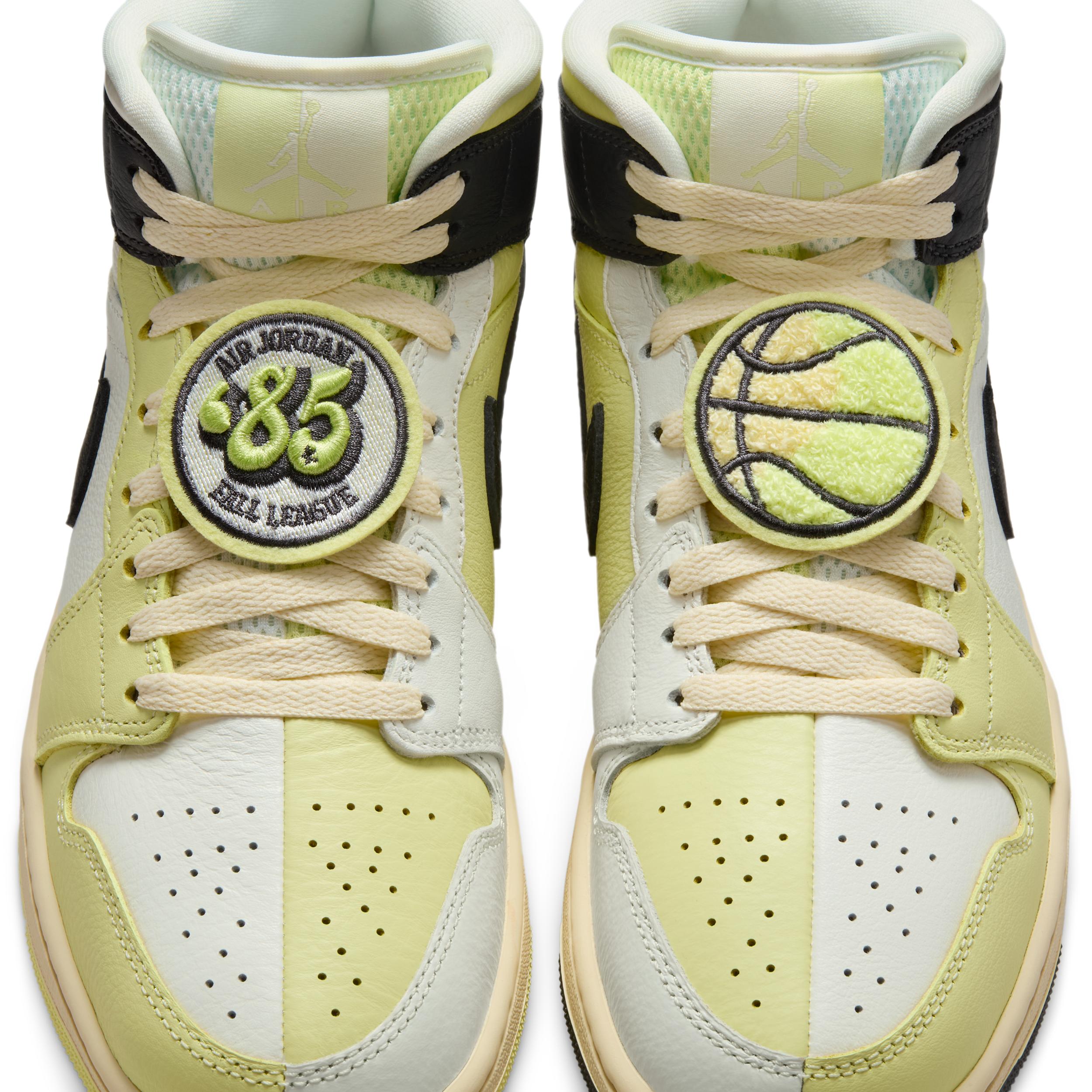 Women's Air Jordan 1 Mid SE Shoes Product Image