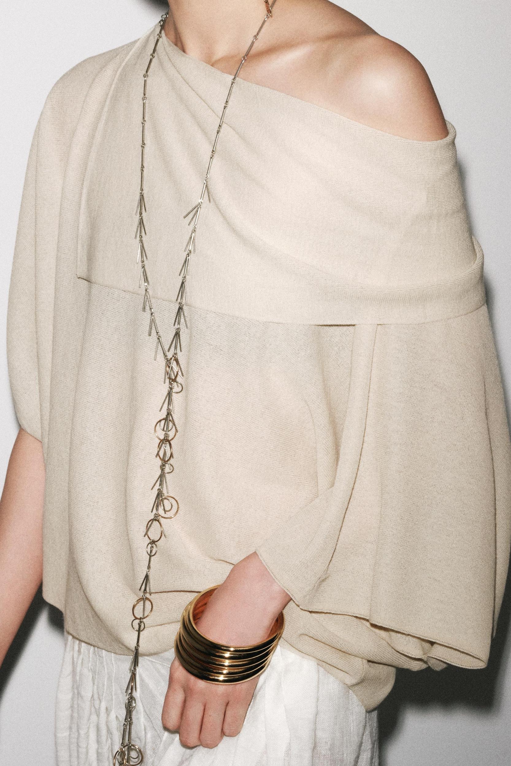 SMOOTH KNIT LAYER TOP Product Image