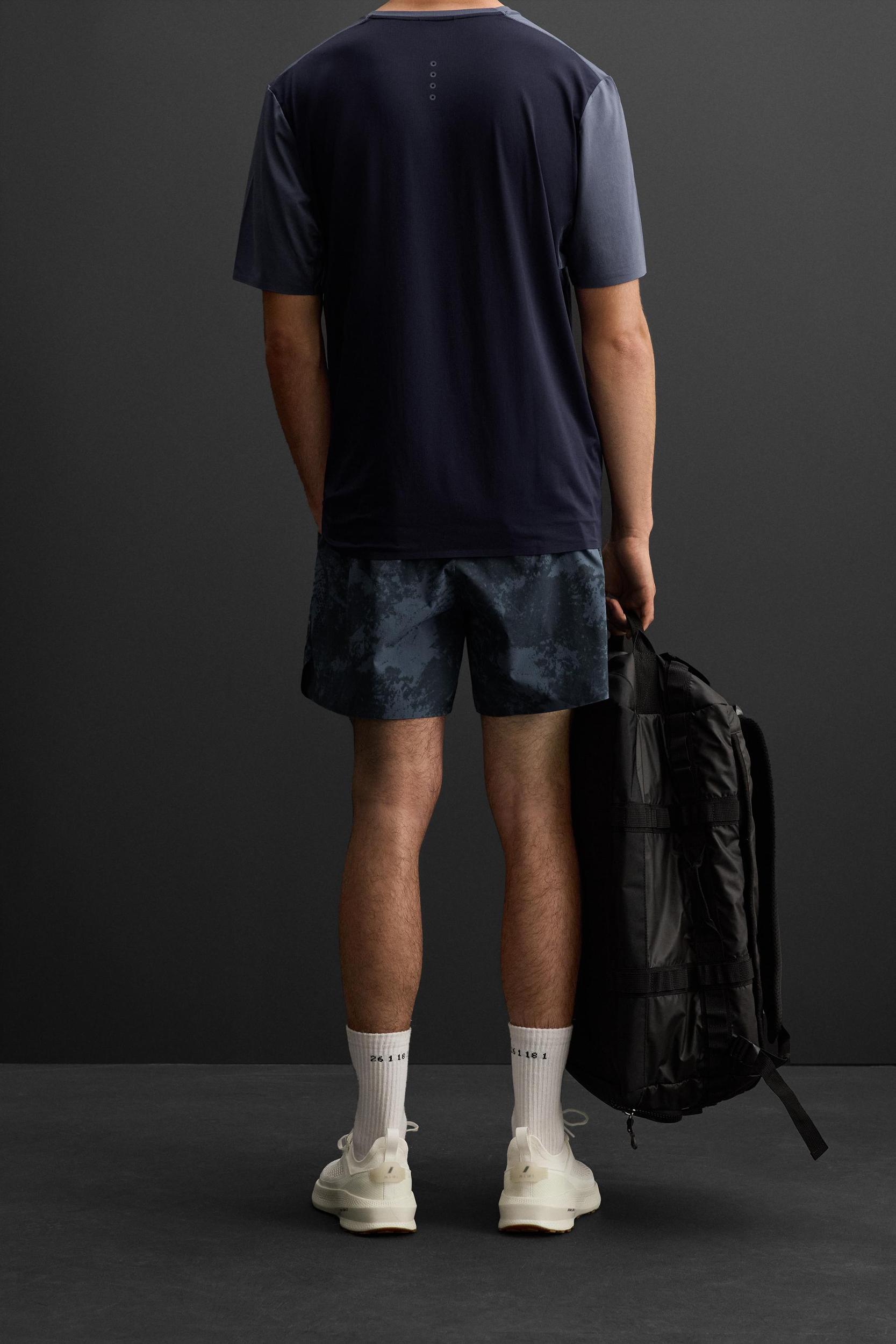 PRINTED TRAINING SHORTS Product Image