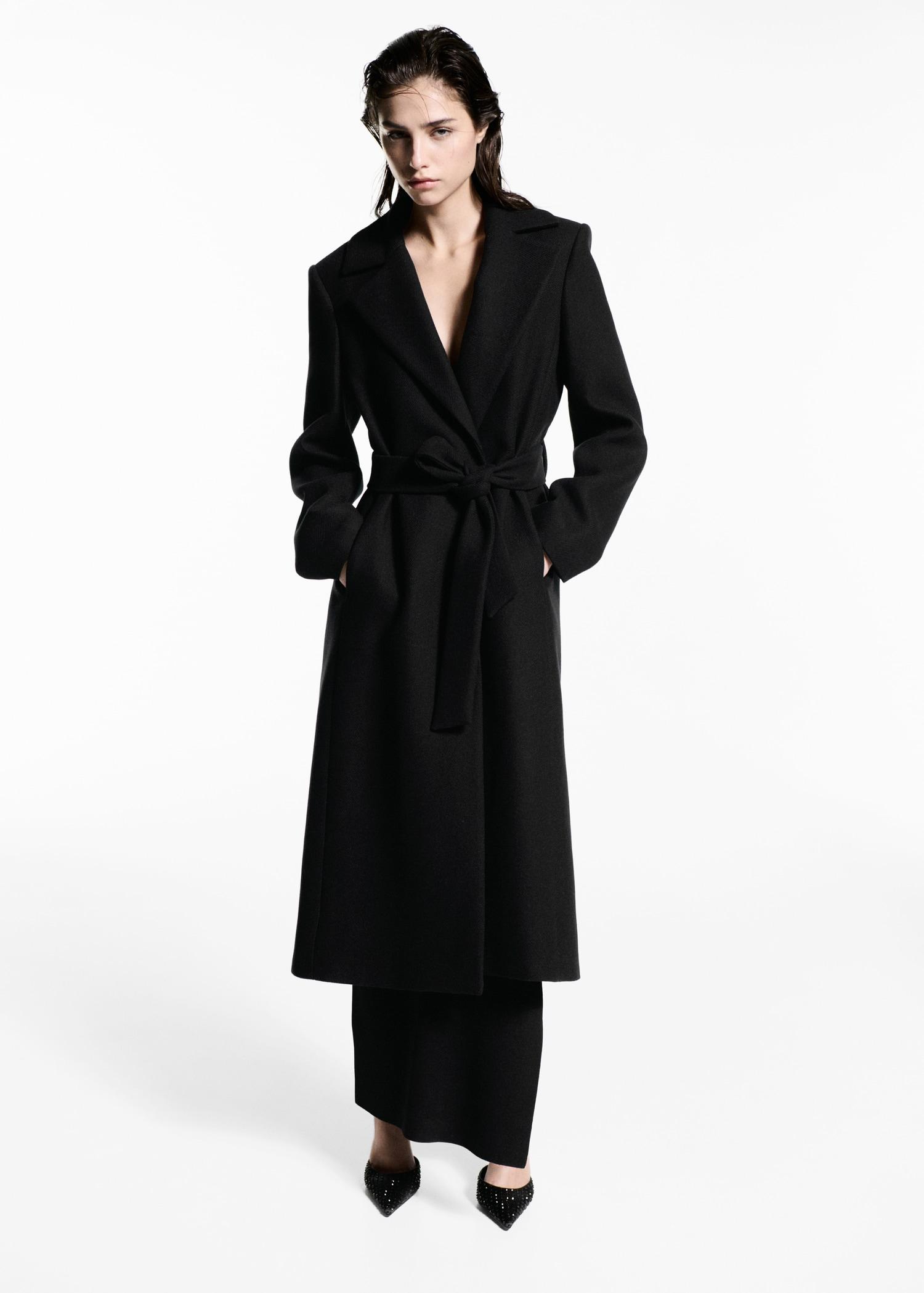 Manteco wool coat with detachable fur collar - Women | MANGO USA Product Image