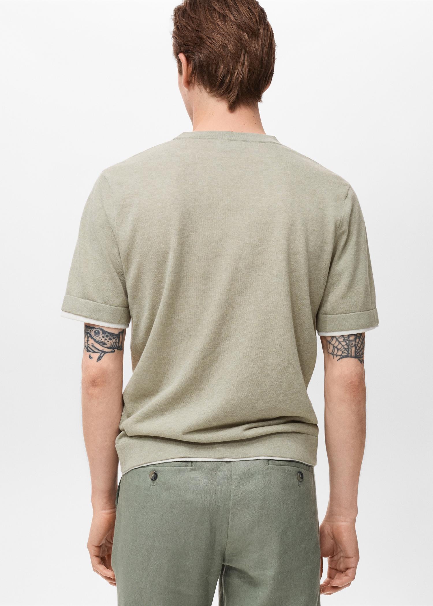 Contrasting cotton-blend T-shirt - Men | MANGO USA Product Image