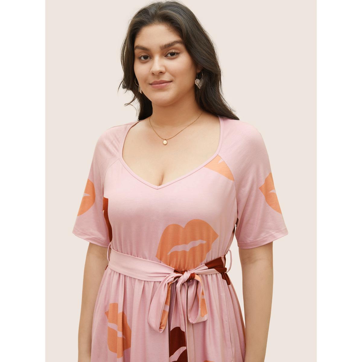 Plus Size Lip Print Elastic Waist Belted Gathered Dress Pink Women Casual Gathered Square Neck Short sleeve Curvy Midi Dress BloomChic 10/M Product Image