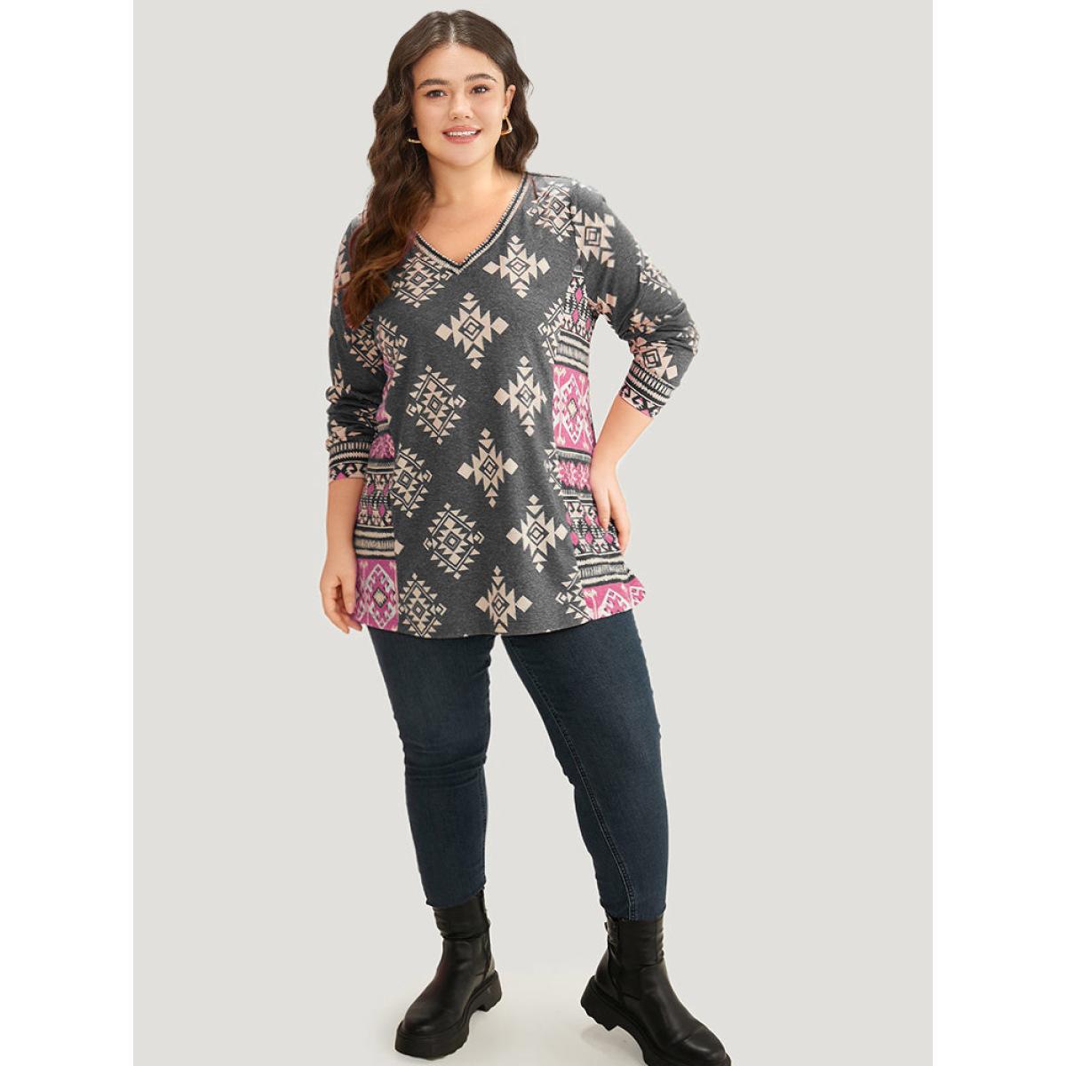 Plus Size Boho Print V Neck T-shirt BlackFlower Women Casual Printed Bohemian Print V-neck Dailywear T-shirts BloomChic 28/5X Product Image