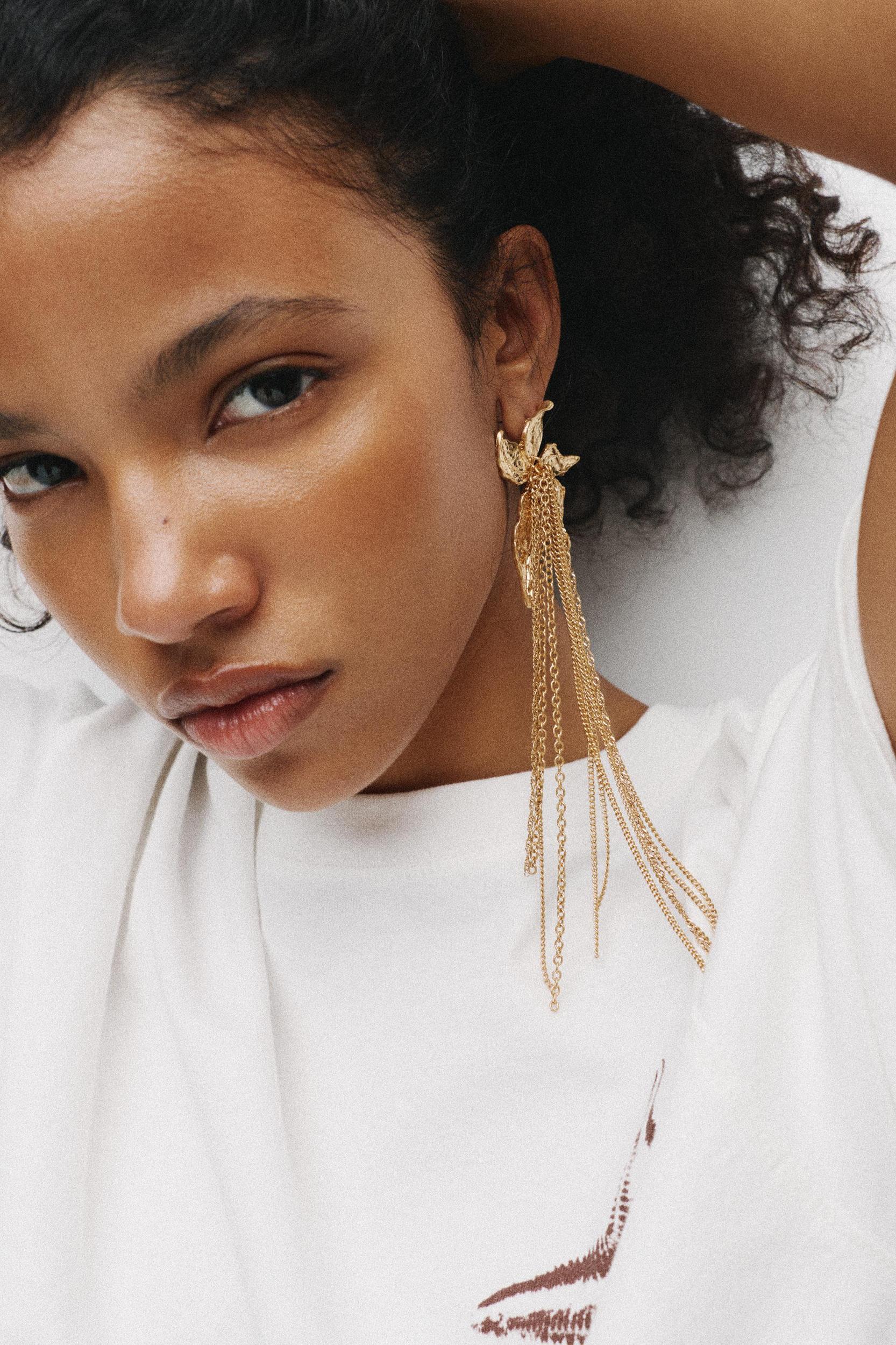 Flower chain earrings Product Image