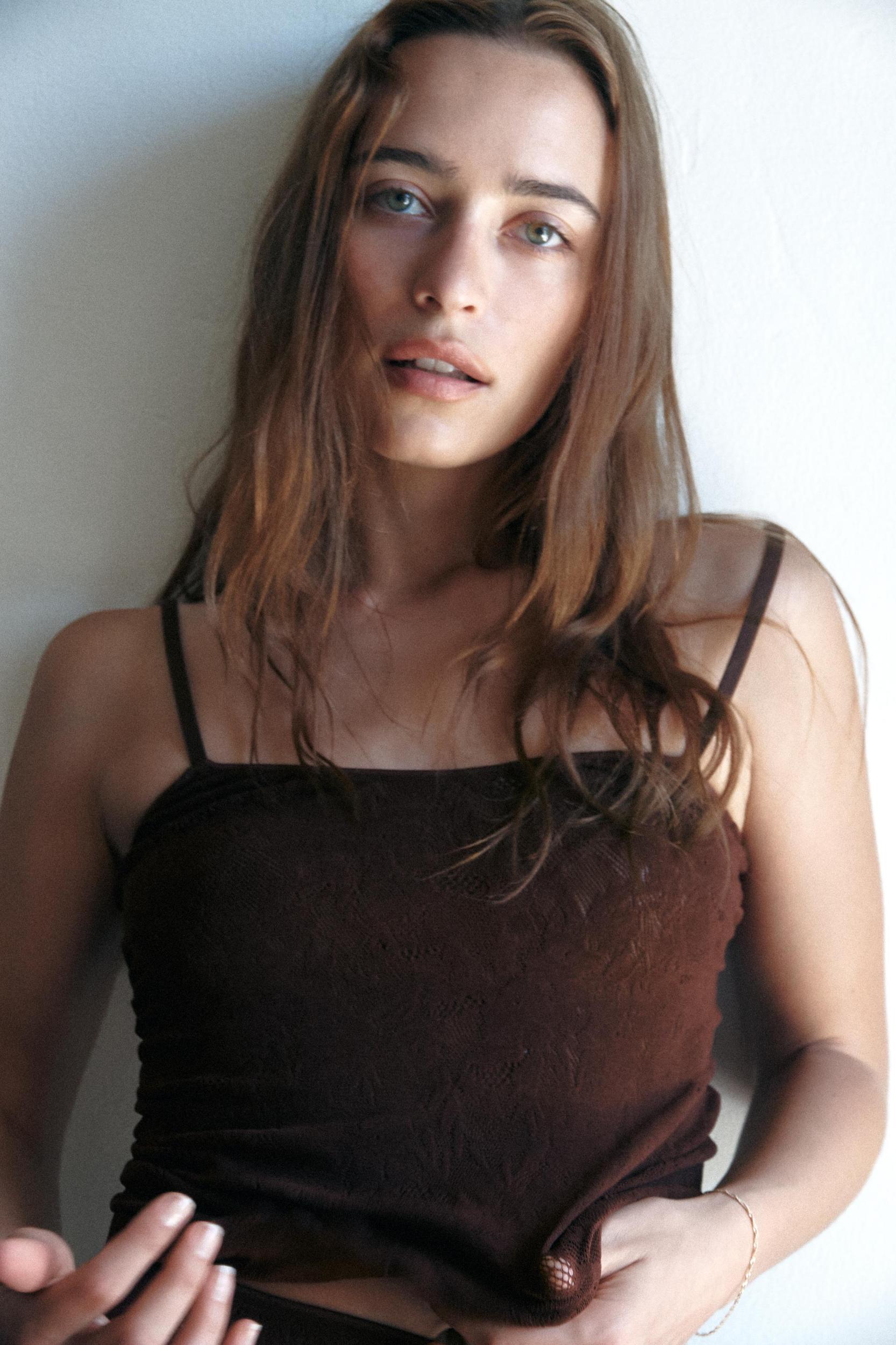 SEAMLESS STRAPPY TOP Product Image