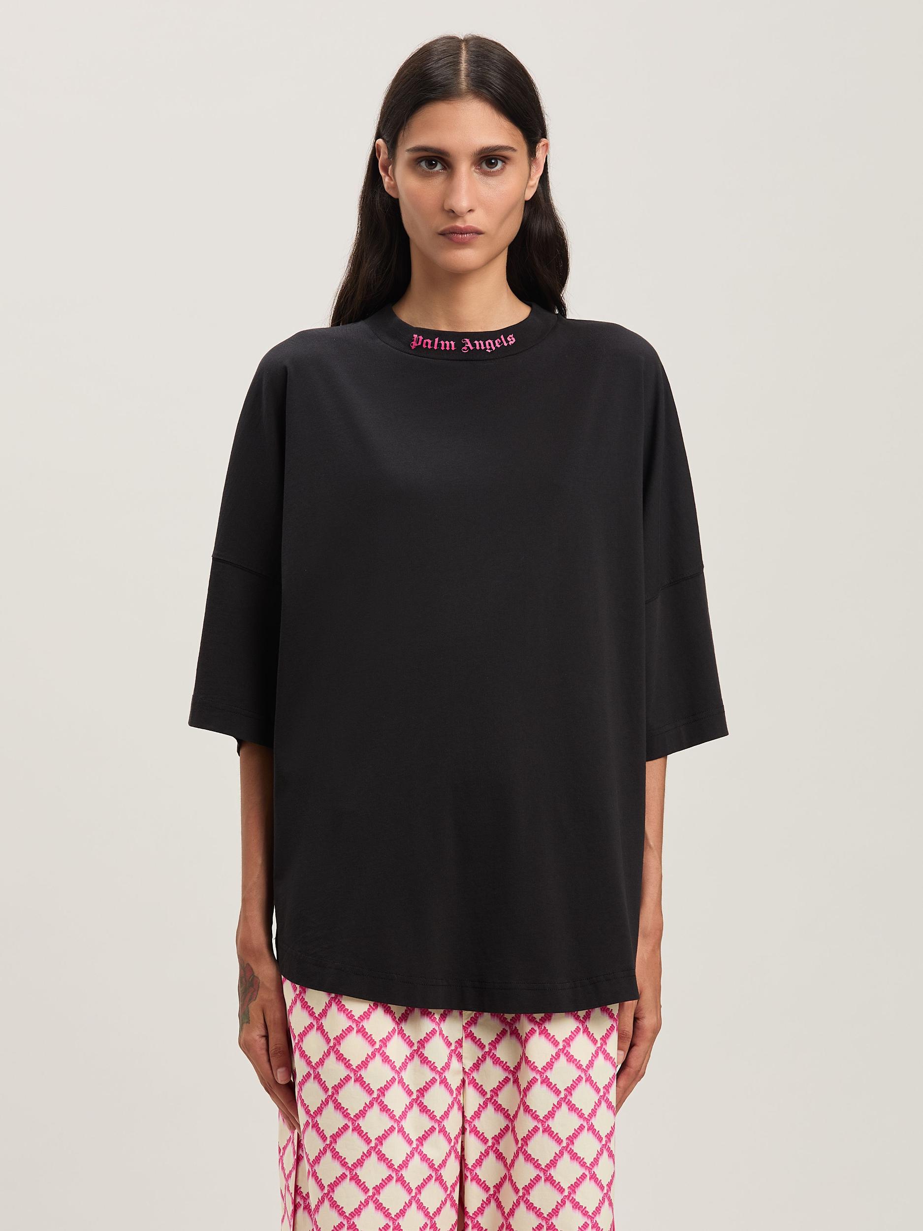 CURVED LOGO LOOSE TEE Product Image