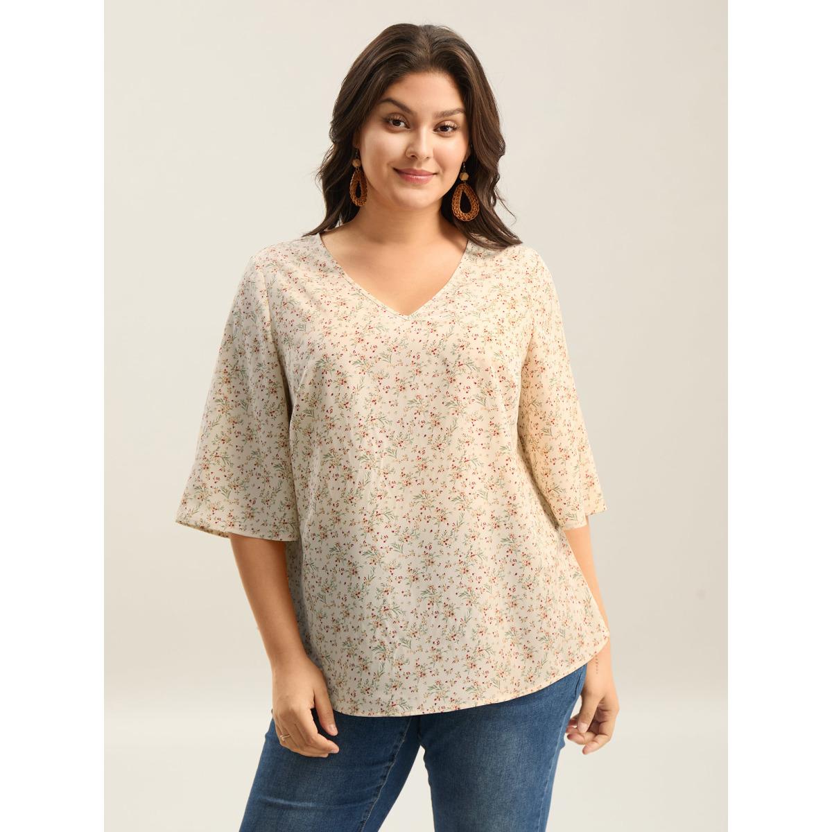 Plus Size Apricot Floral Print Curvy Hem V-Neck Shirt Women Resort Elbow-length sleeve V-neck Vacation Blouses BloomChic 30/6X Product Image